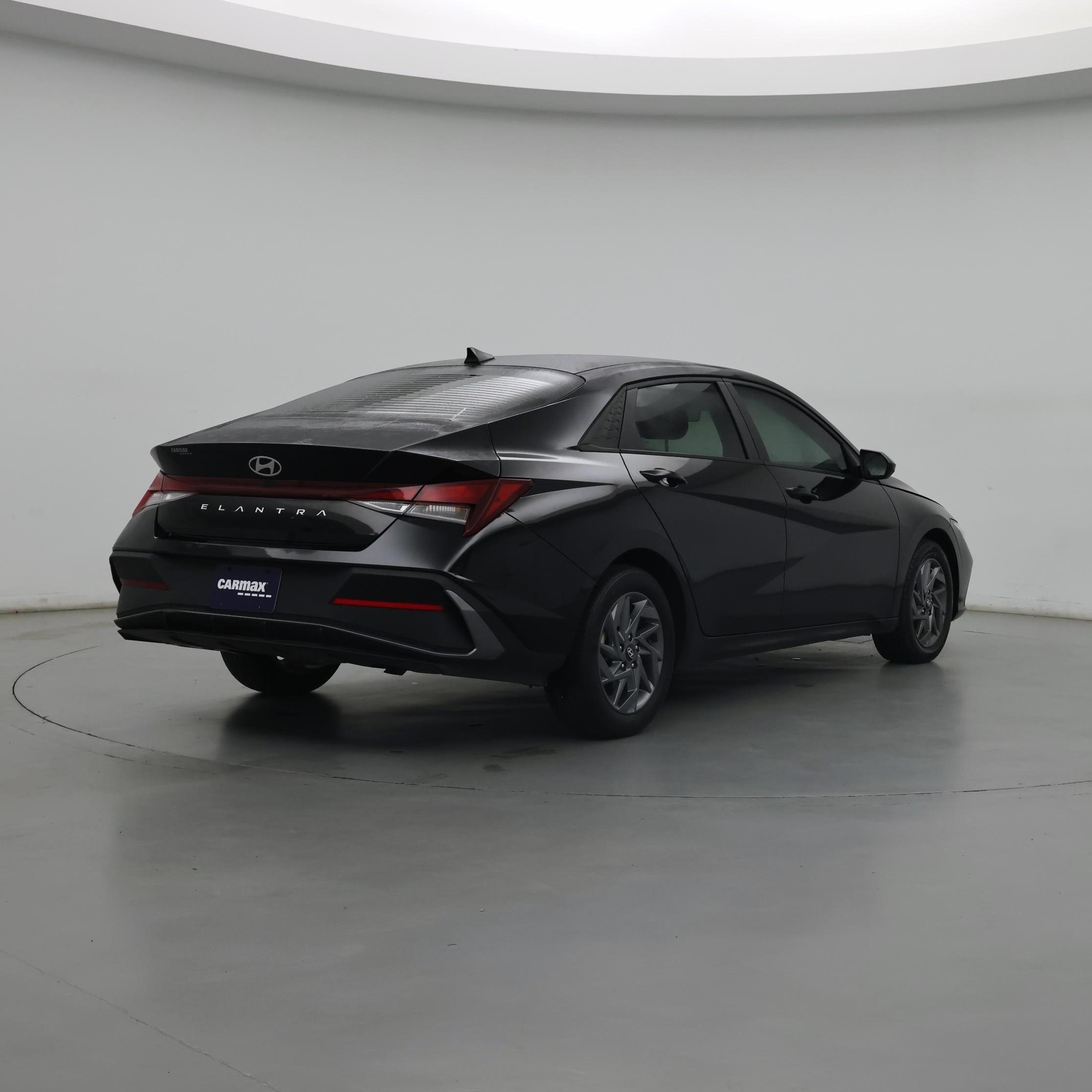 Thumbnail: 2024 Hyundai Elantra - 8