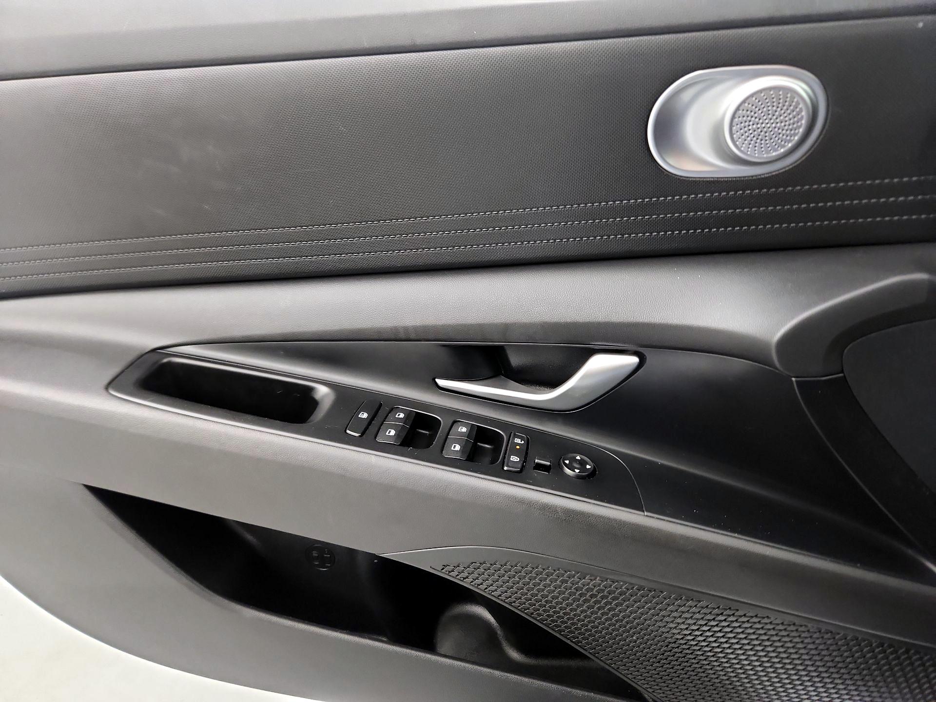 Thumbnail: 2024 Hyundai Elantra - 12