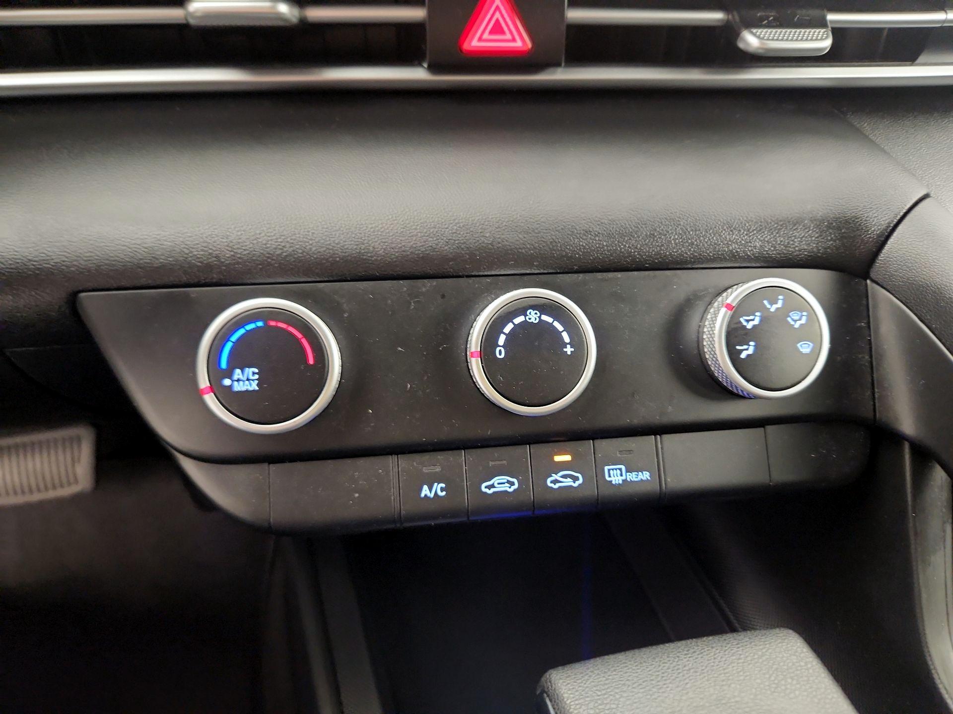 Thumbnail: 2024 Hyundai Elantra - 16