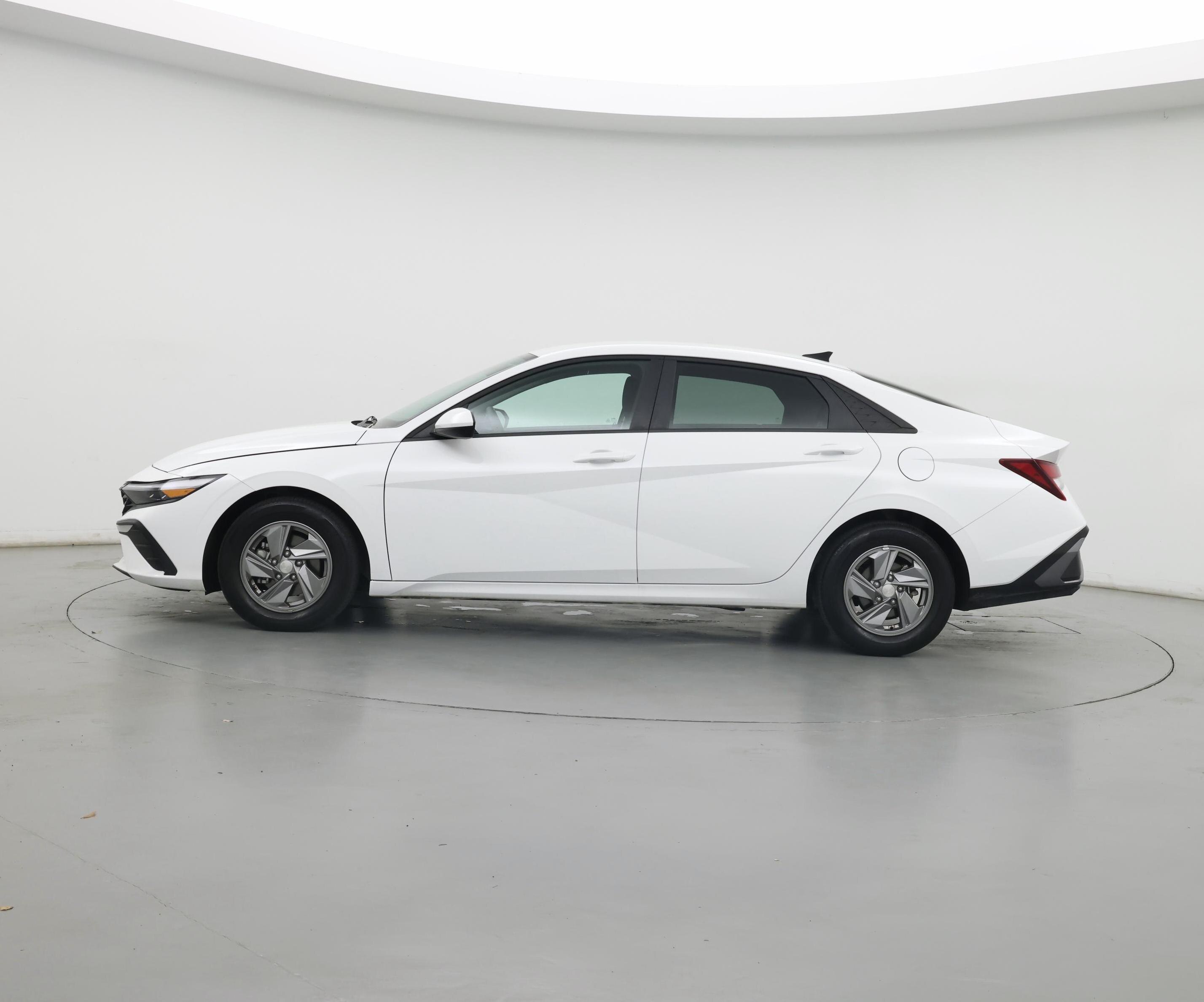 Thumbnail: 2024 Hyundai Elantra - 3