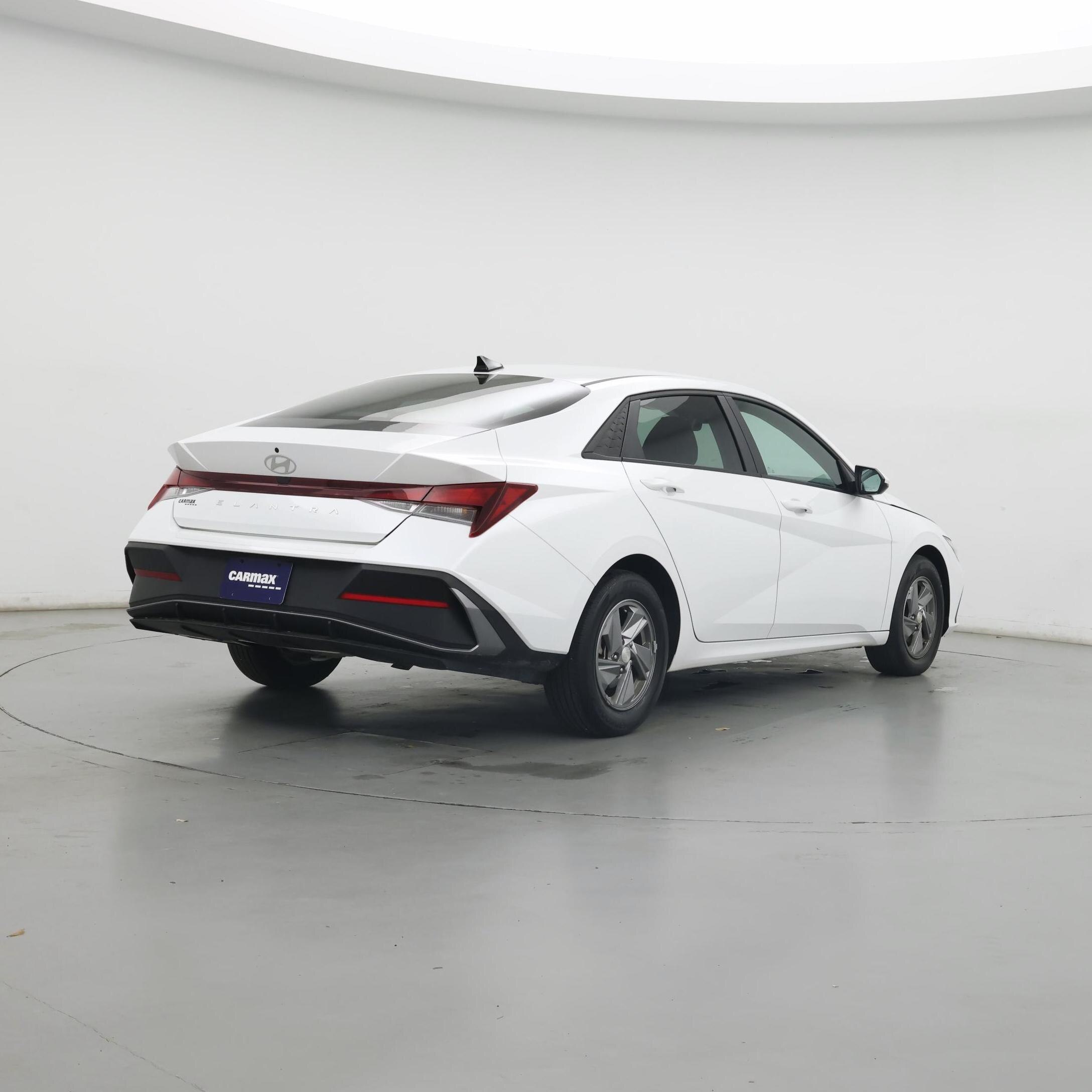 Thumbnail: 2024 Hyundai Elantra - 8