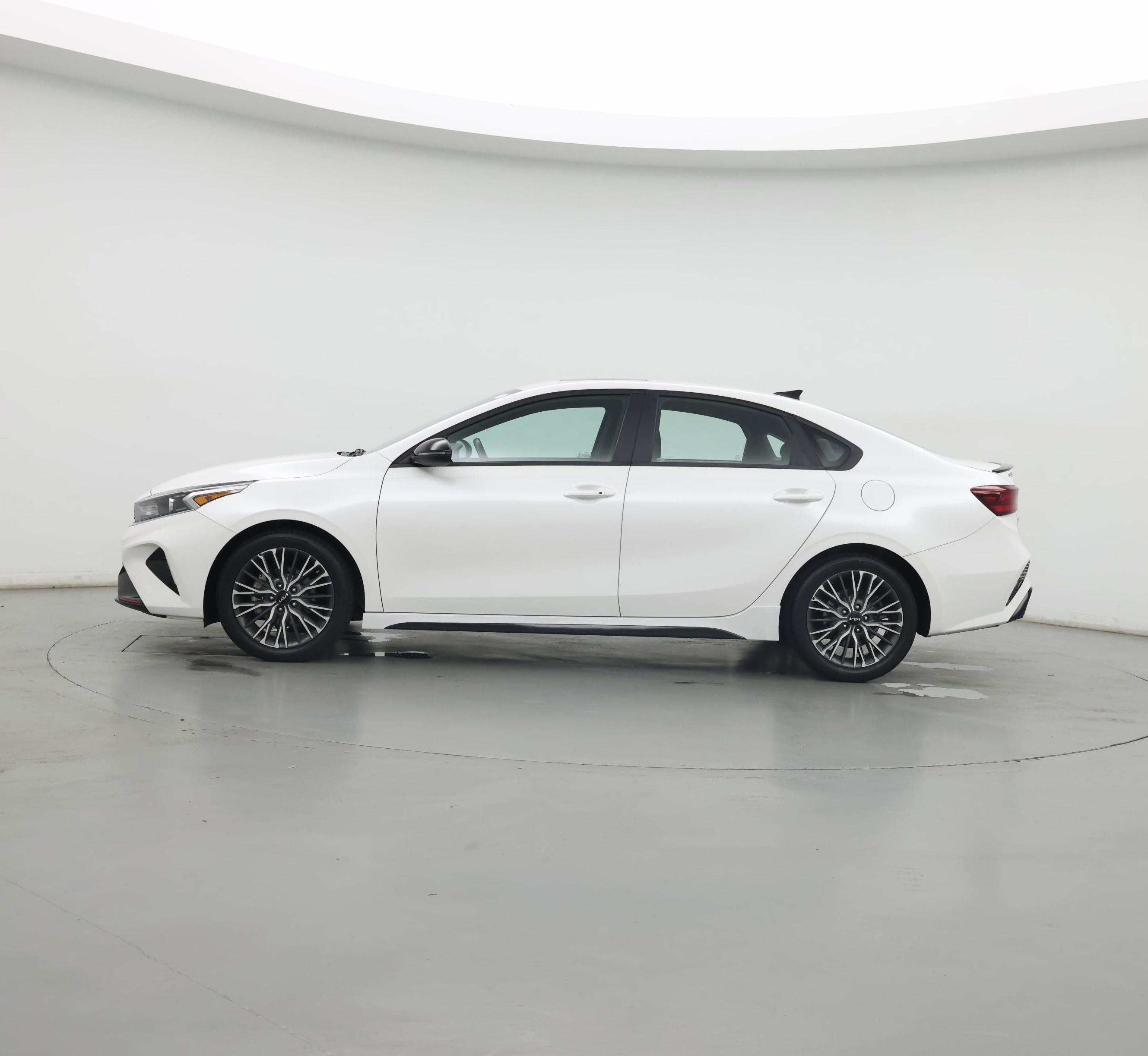 Thumbnail: 2023 Kia Forte - 3