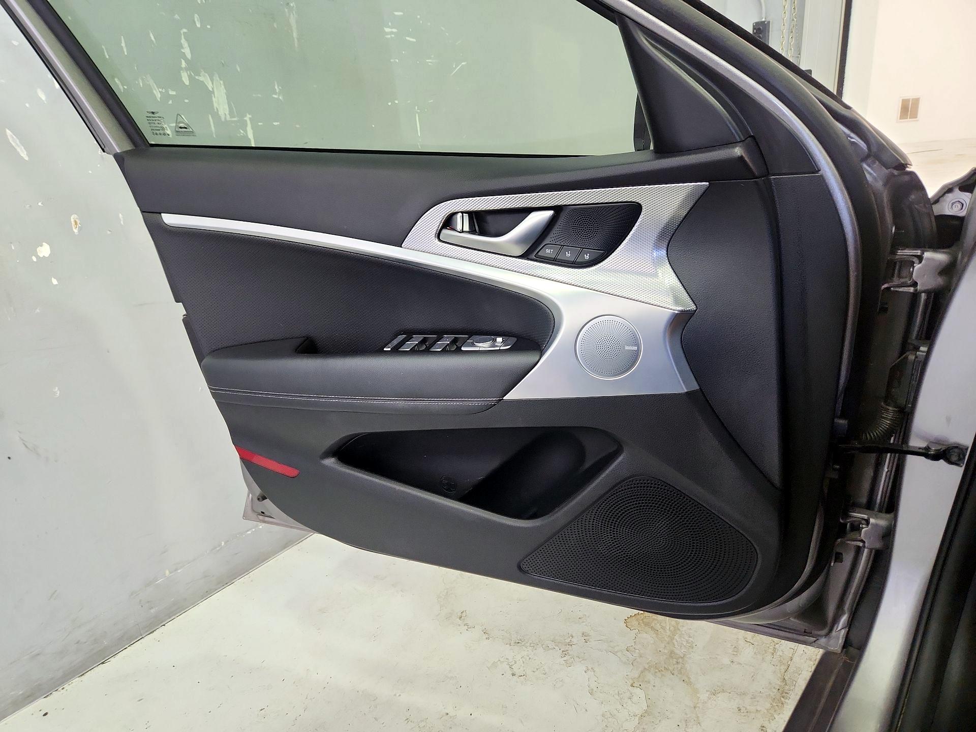 Thumbnail: 2022 Genesis G70 - 12