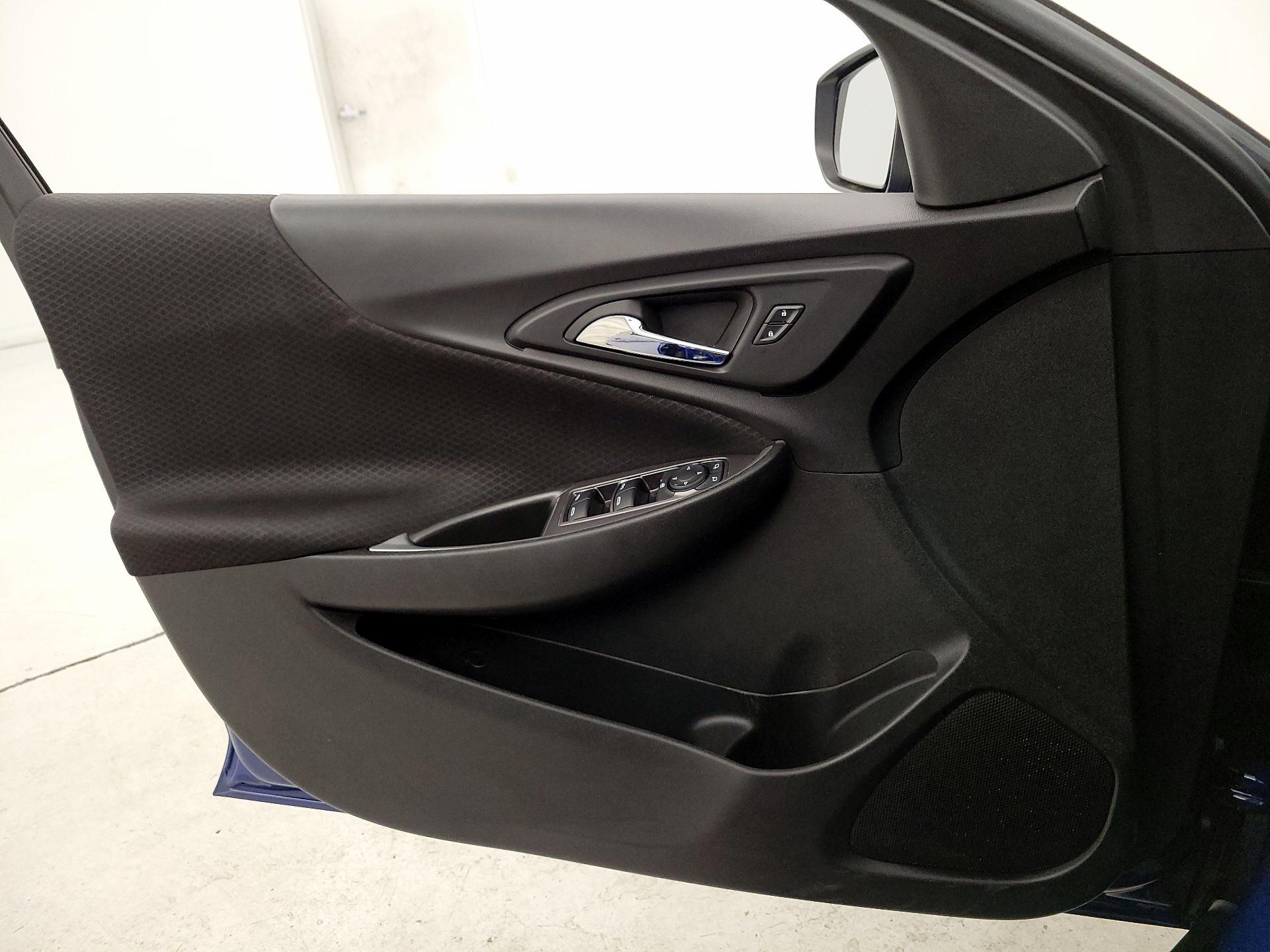 Thumbnail: 2023 Chevrolet Malibu - 12