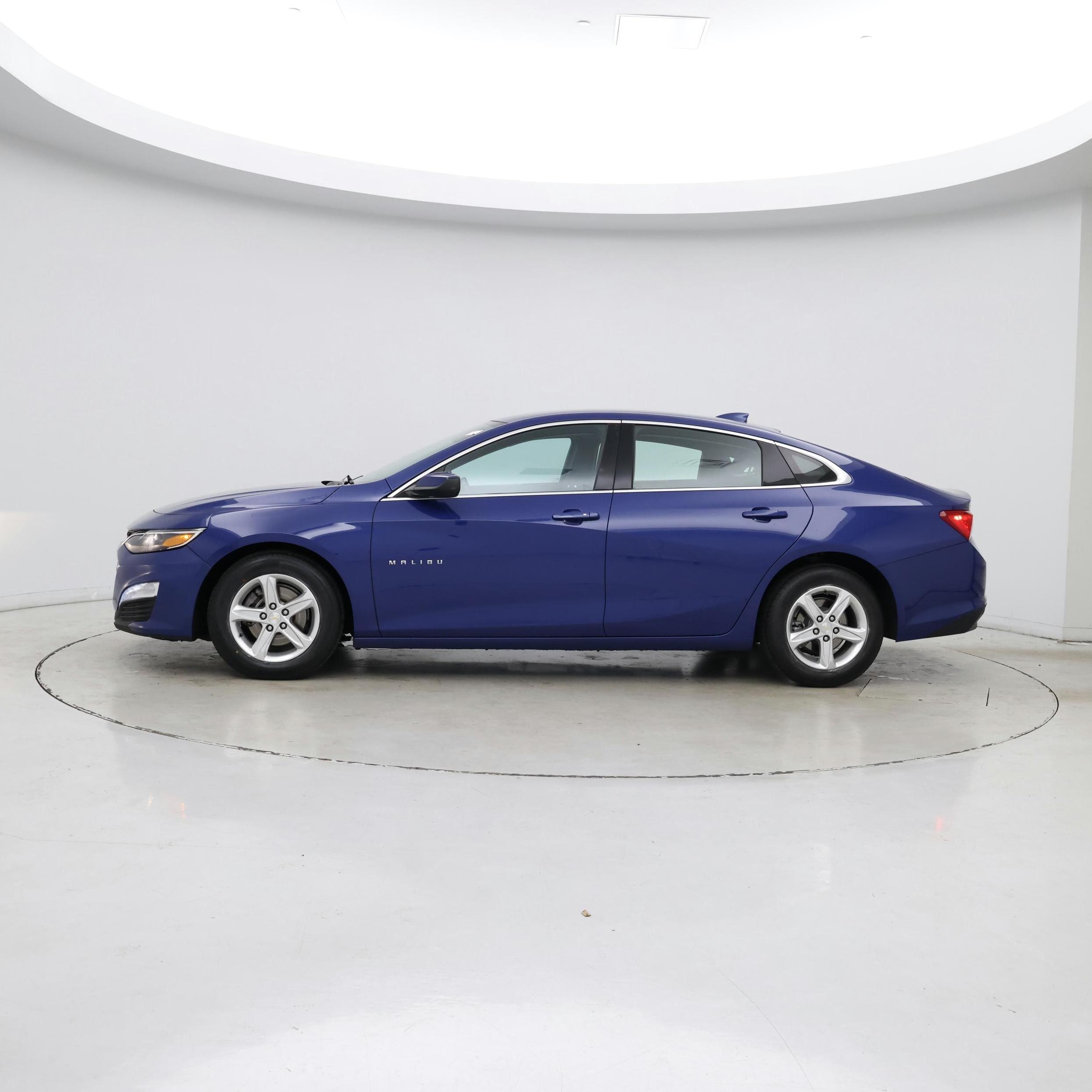 Thumbnail: 2023 Chevrolet Malibu - 3