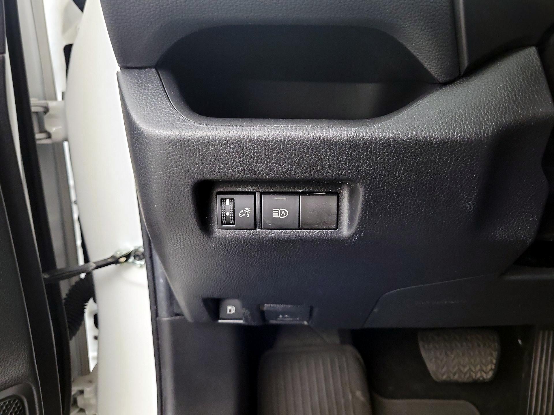 Thumbnail: 2022 Toyota RAV4 - 13