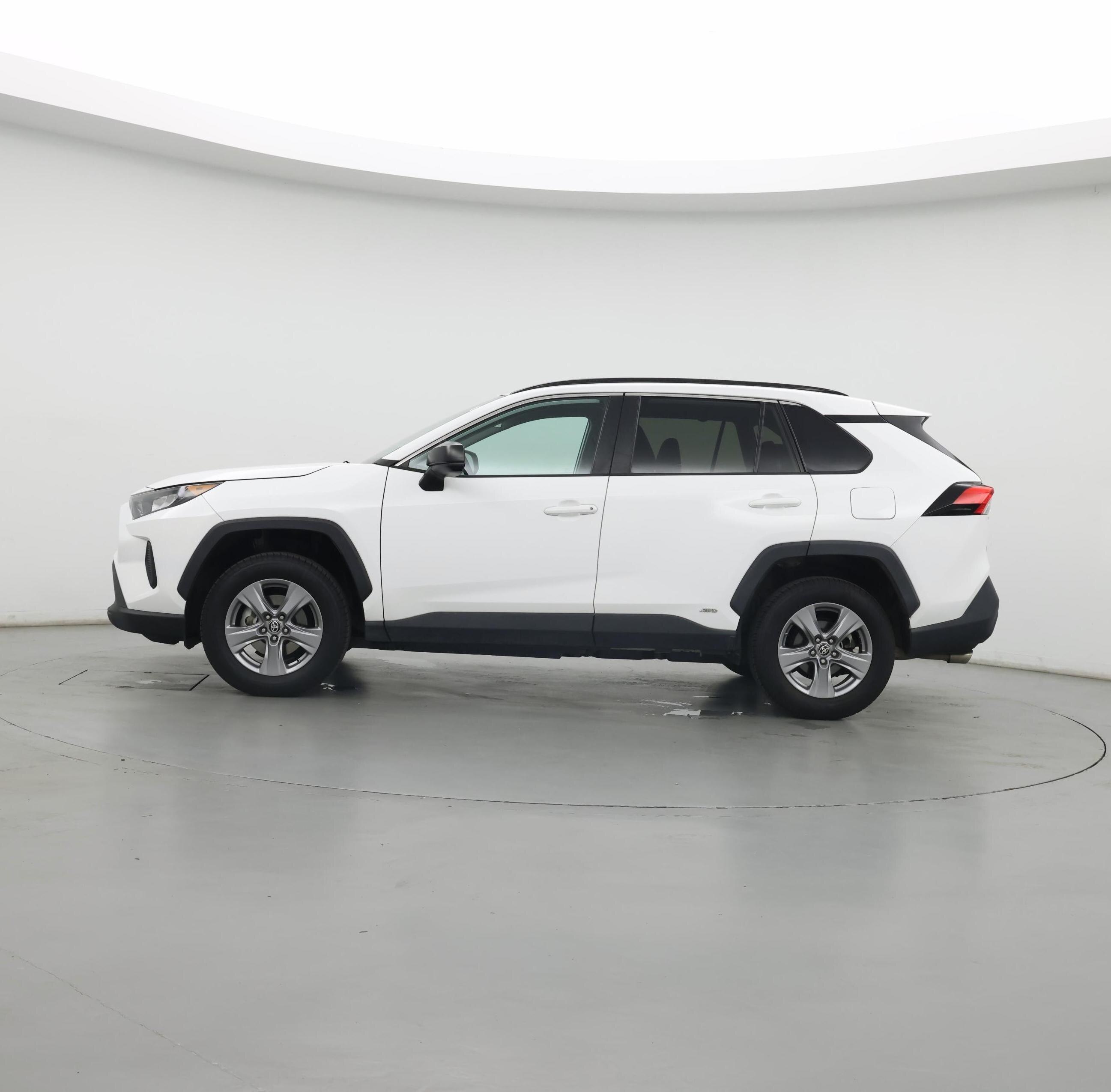 Thumbnail: 2022 Toyota RAV4 - 3