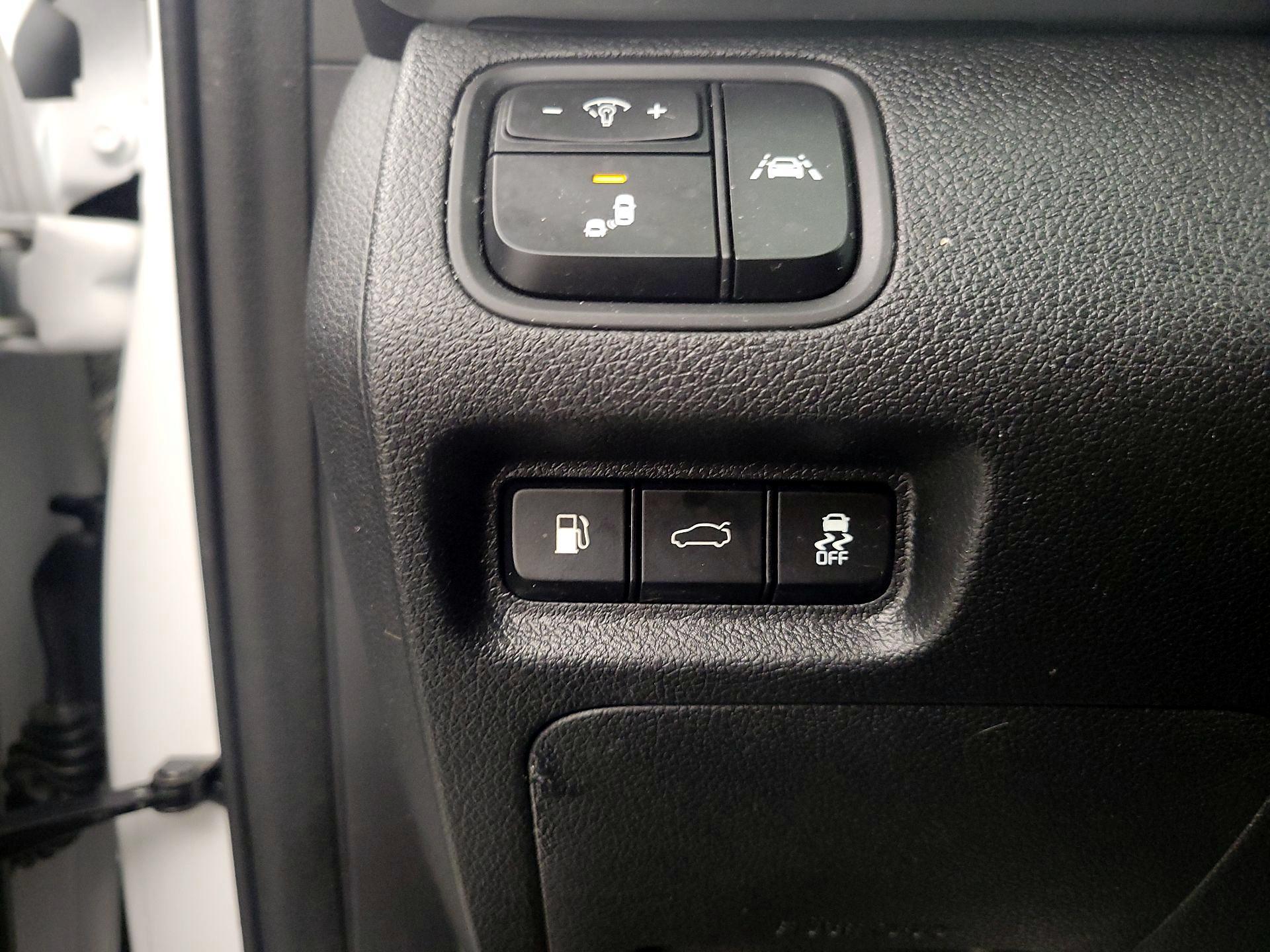 Thumbnail: 2020 Kia Optima - 13