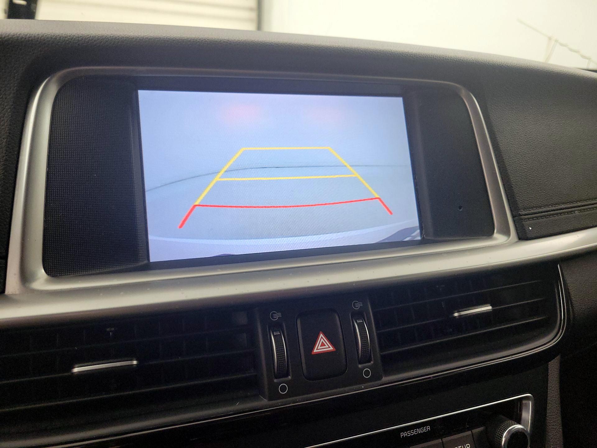 Thumbnail: 2020 Kia Optima - 14