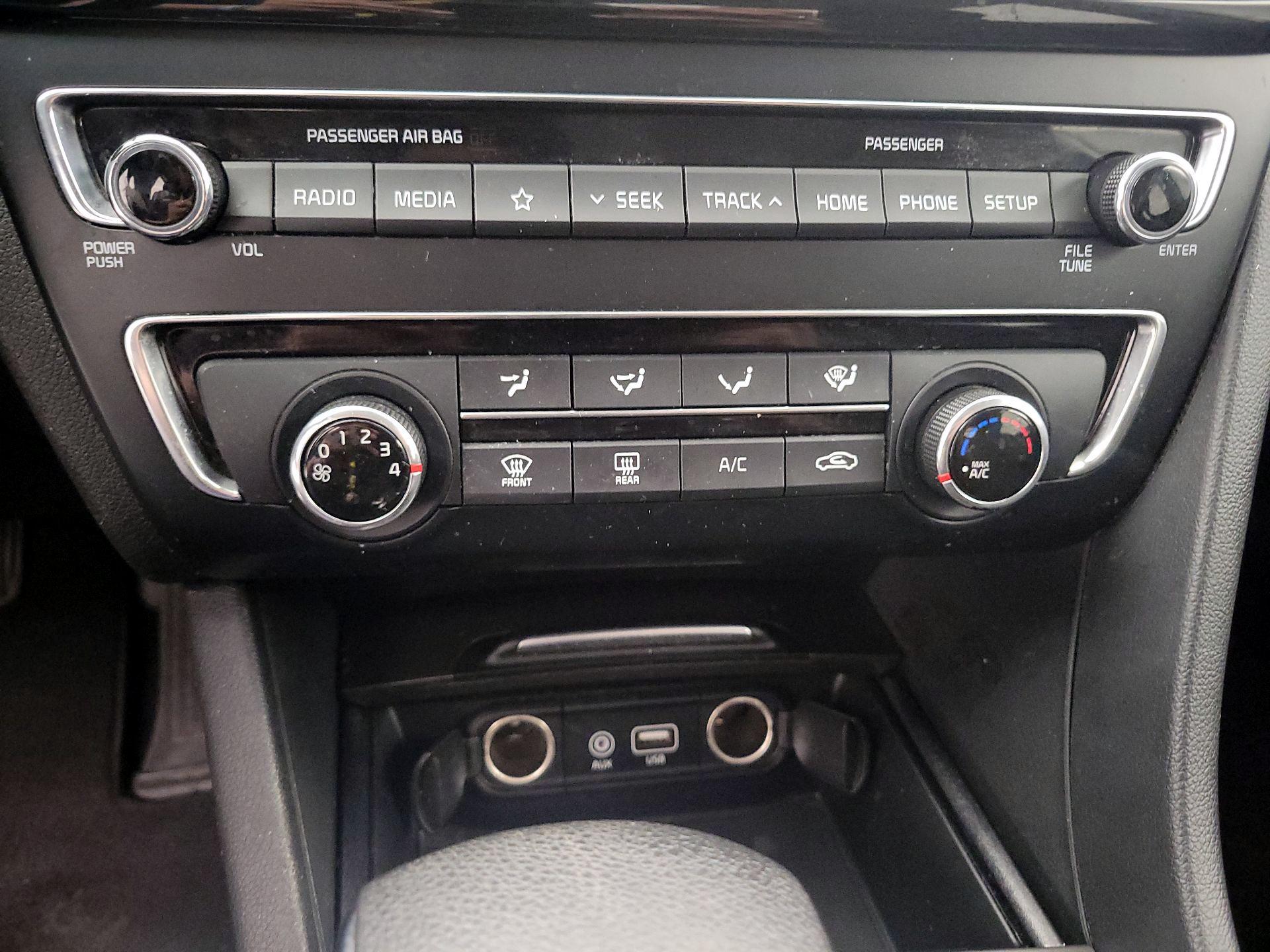 Thumbnail: 2020 Kia Optima - 16