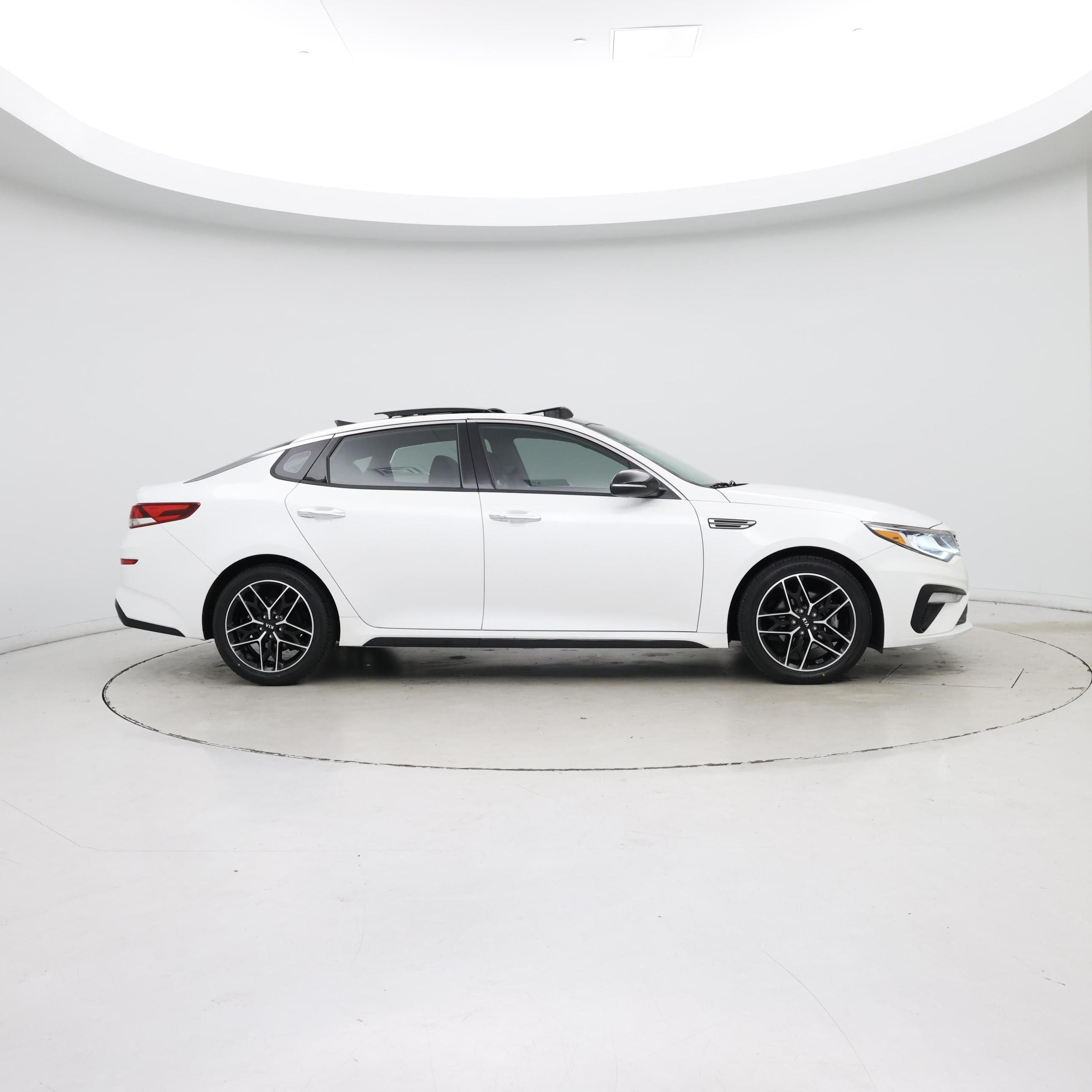 Thumbnail: 2020 Kia Optima - 7