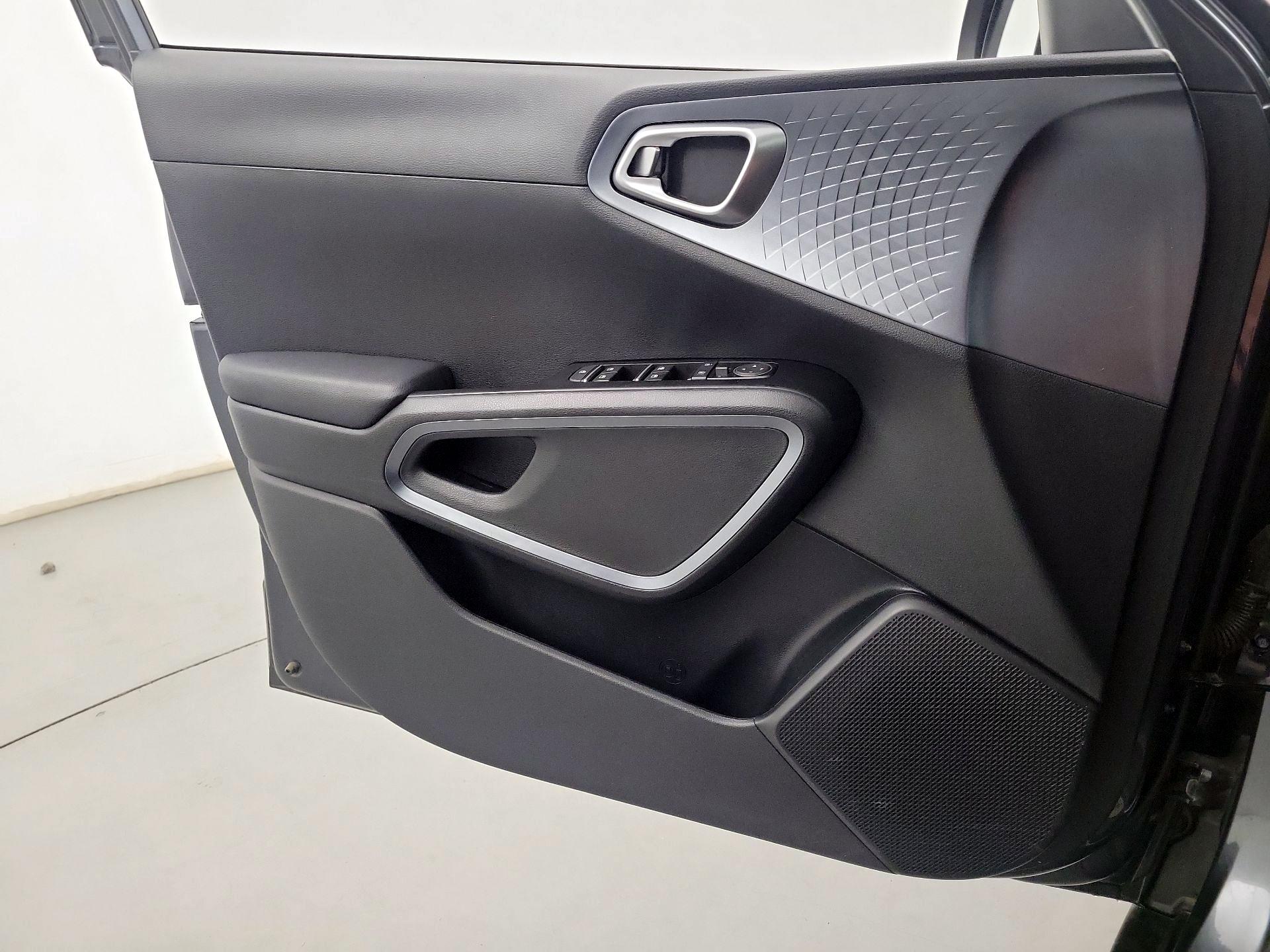 Thumbnail: 2023 Kia Soul - 12