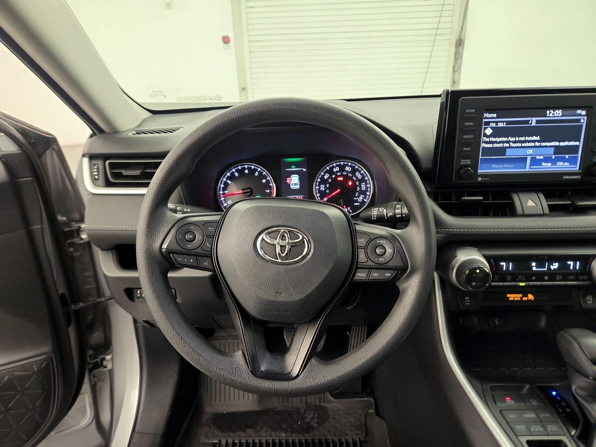 Thumbnail: 2022 Toyota RAV4 - 10