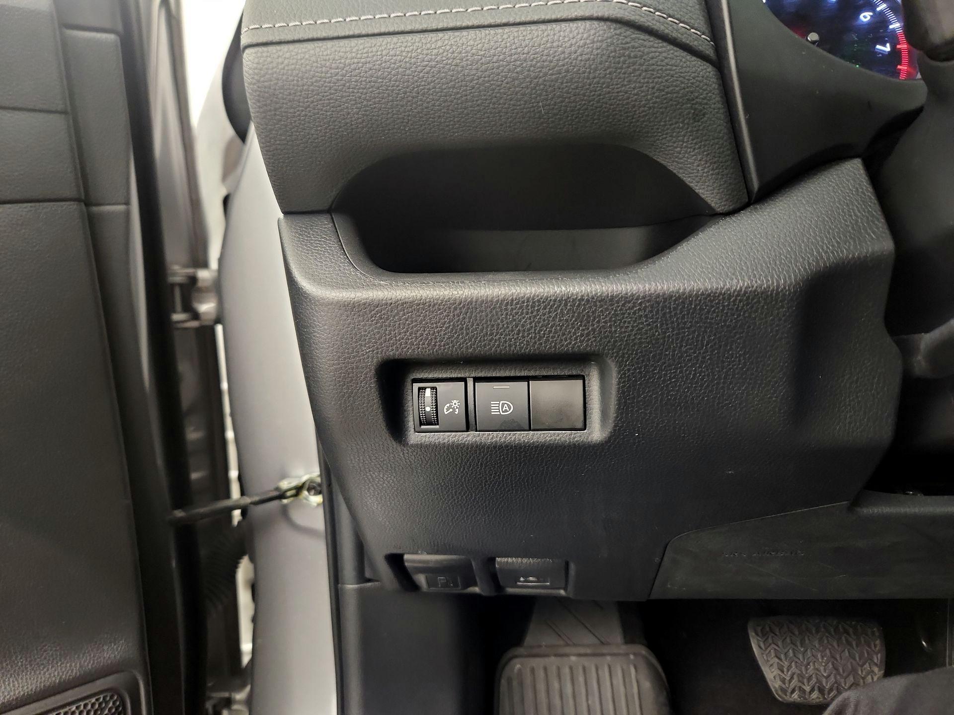 Thumbnail: 2022 Toyota RAV4 - 13