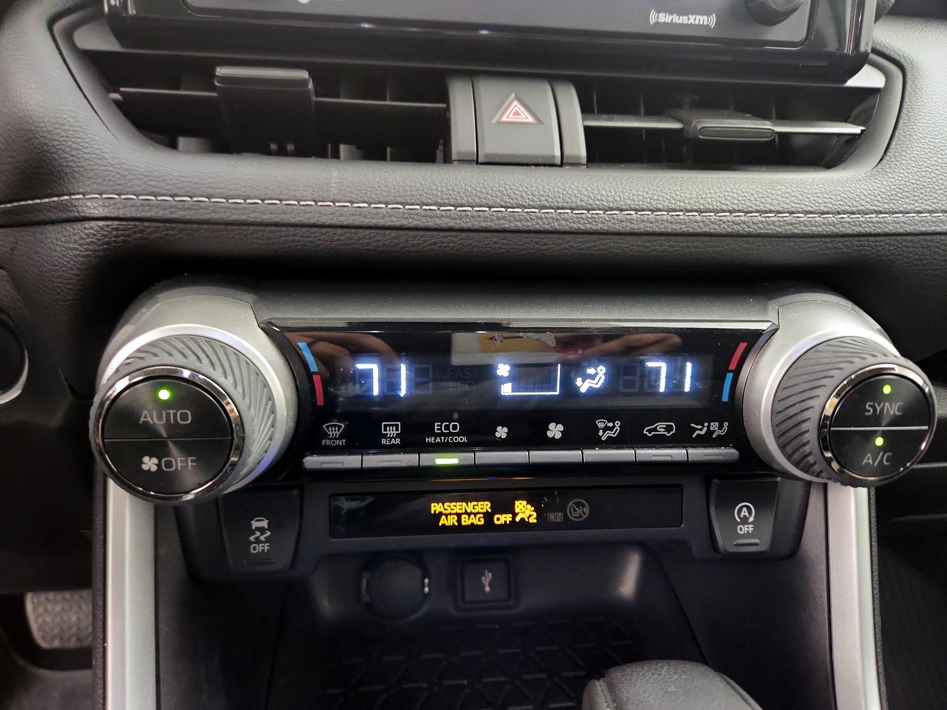 Thumbnail: 2022 Toyota RAV4 - 17