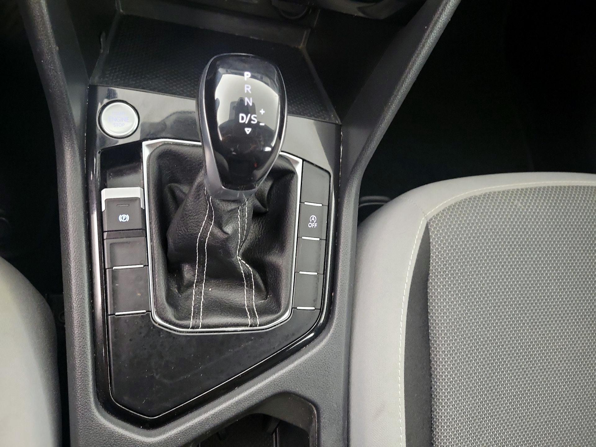 Thumbnail: 2023 Volkswagen Taos - 17