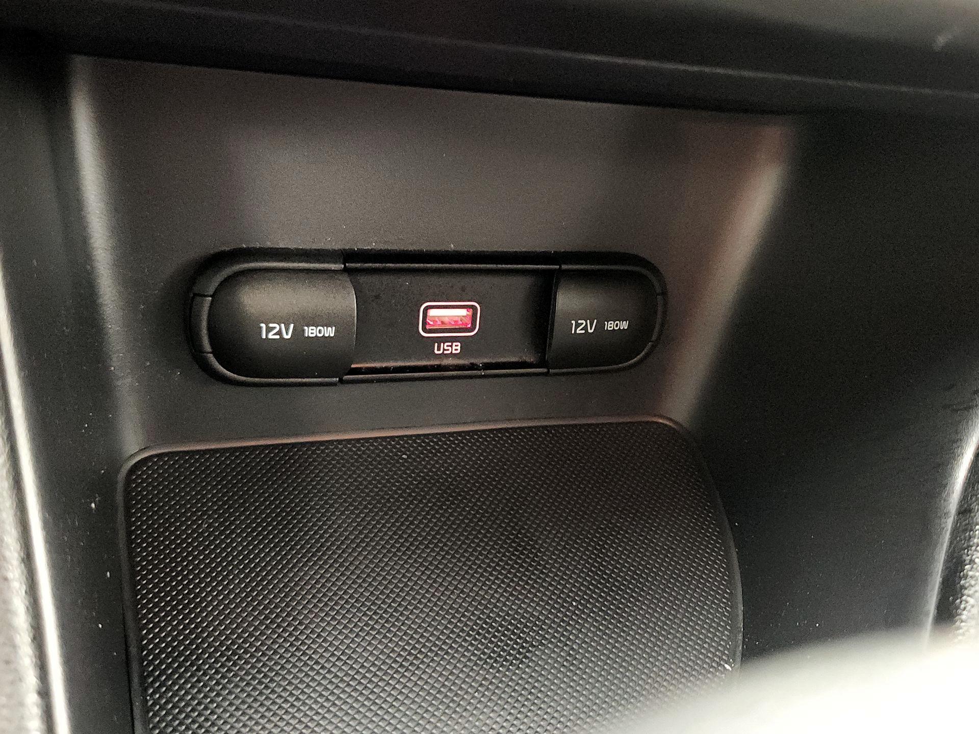 Thumbnail: 2021 Kia Sportage - 18