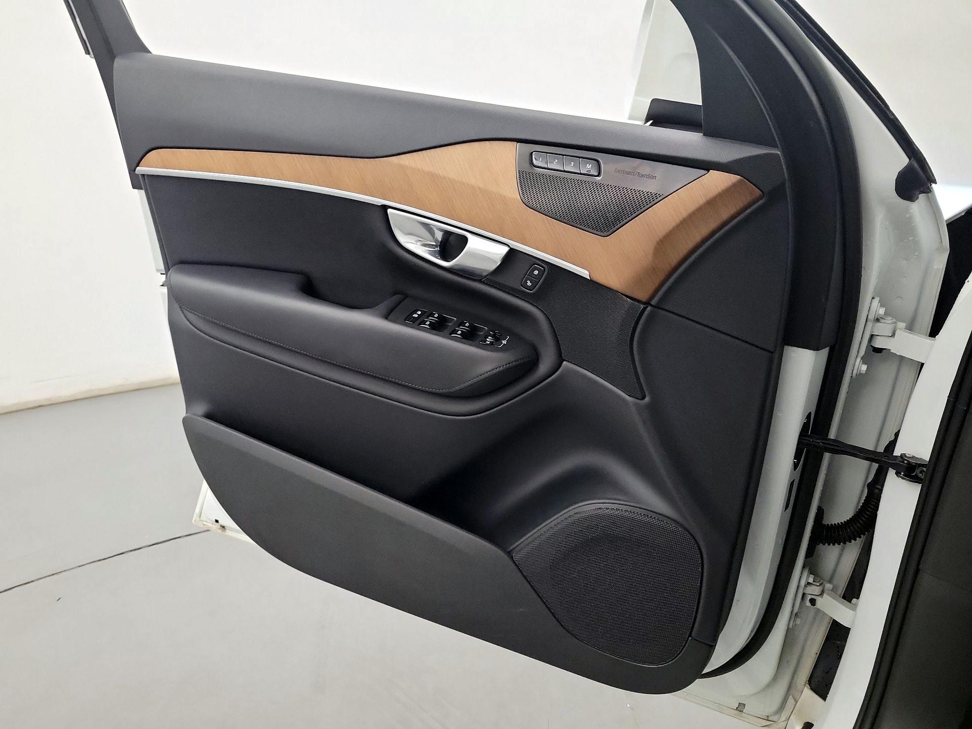 Thumbnail: 2023 Volvo XC90 - 12