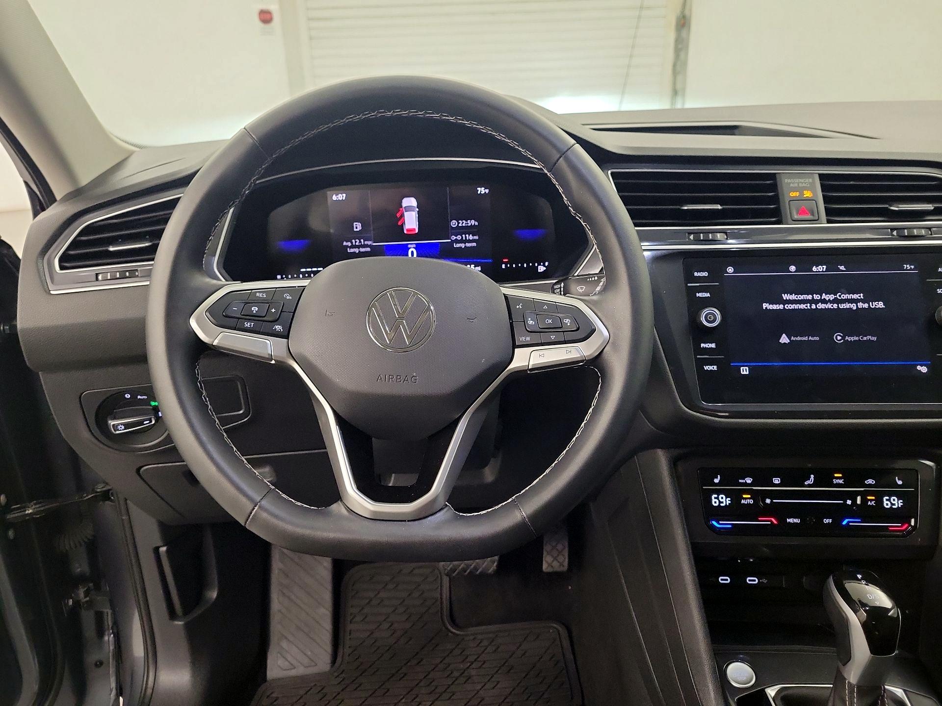 Thumbnail: 2024 Volkswagen Tiguan - 10