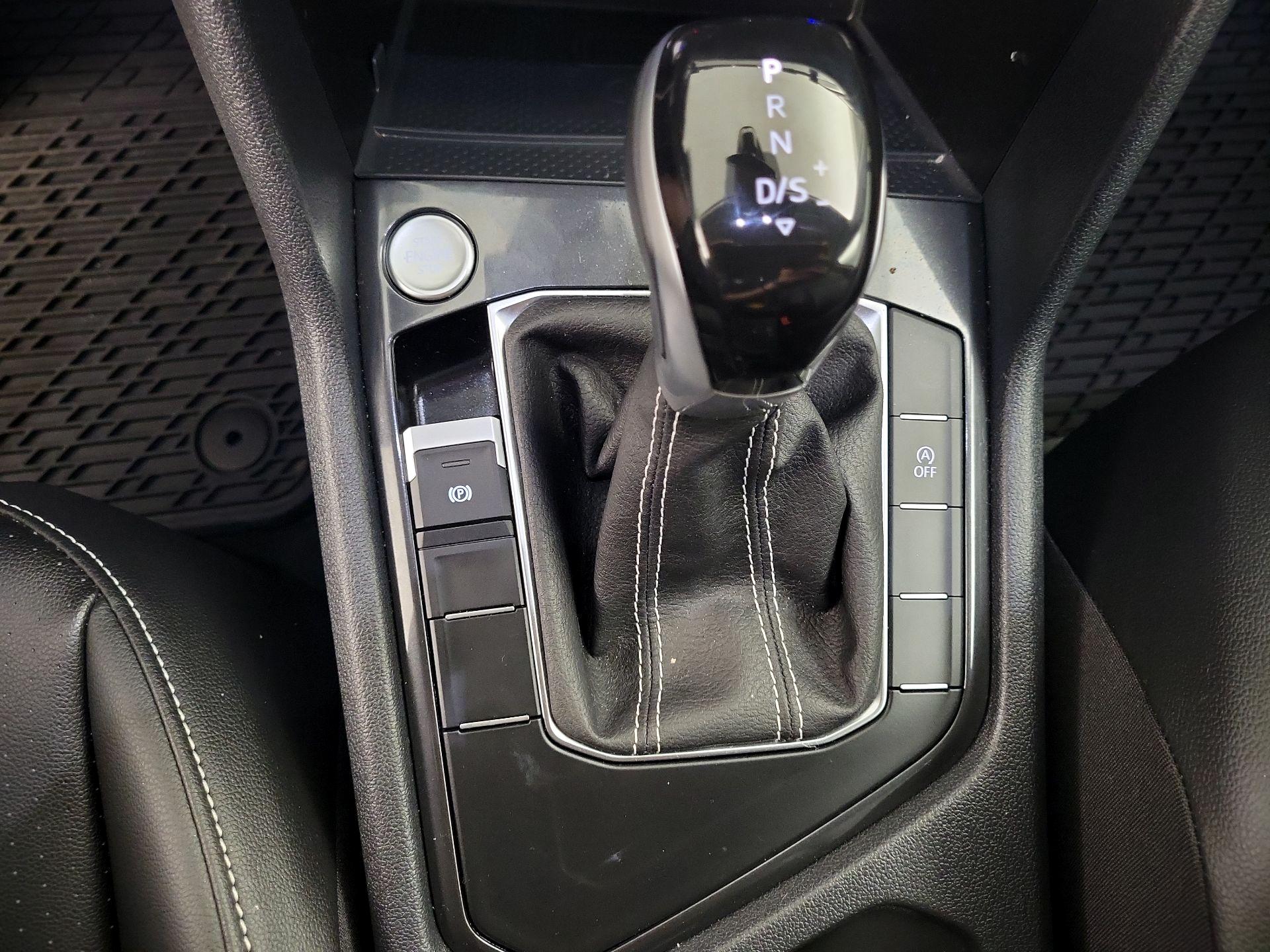 Thumbnail: 2024 Volkswagen Tiguan - 17