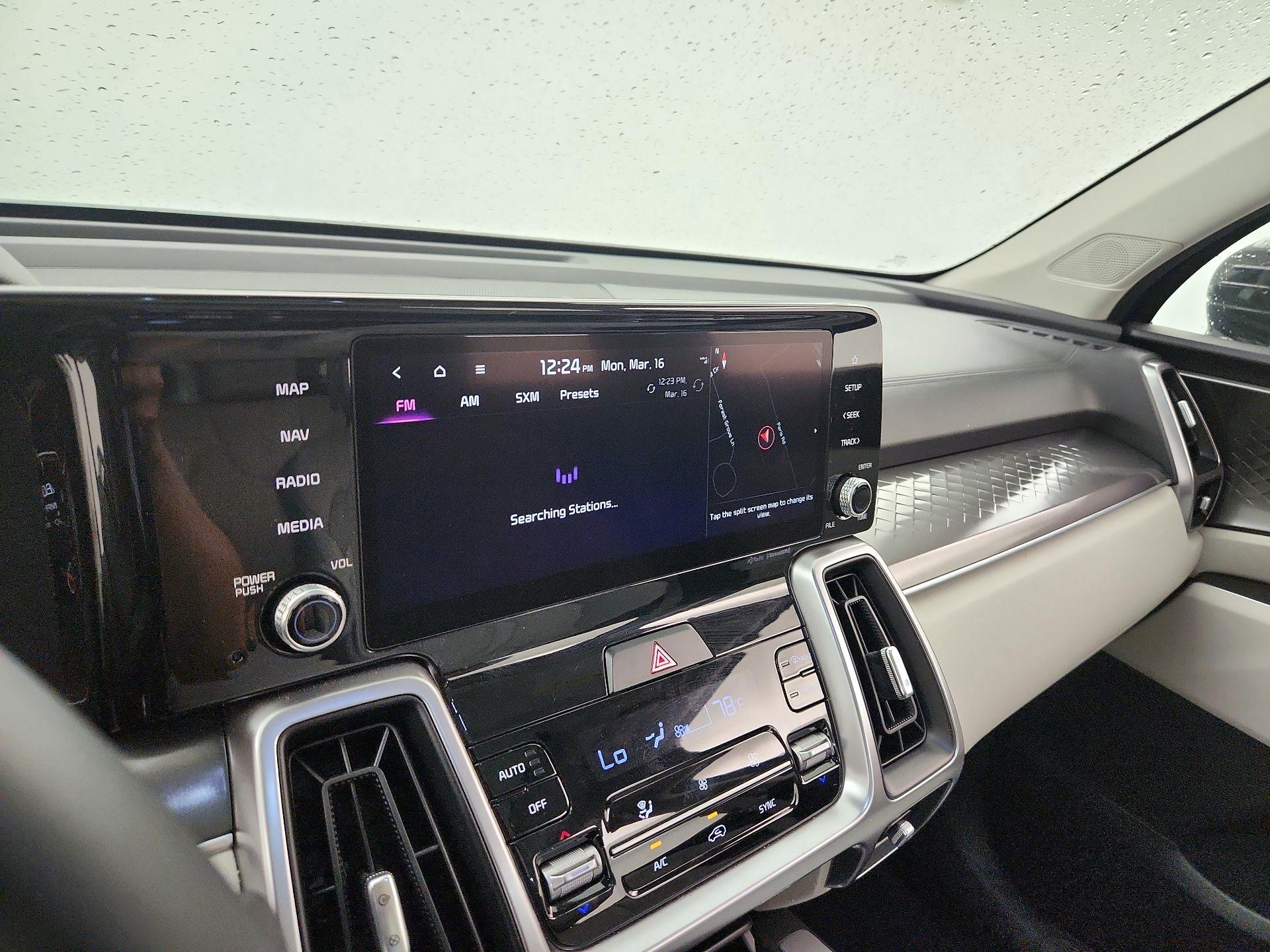 Thumbnail: 2023 Kia Sorento - 16