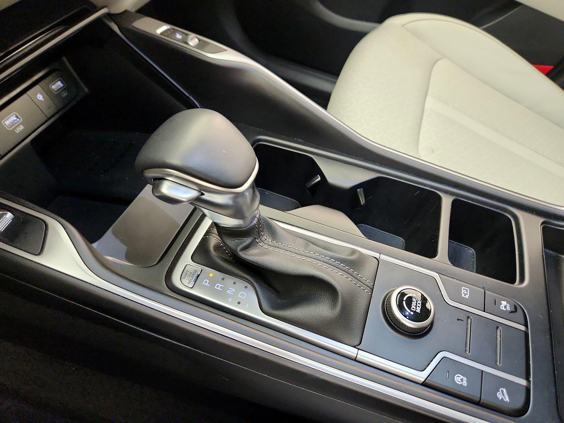 Thumbnail: 2023 Kia Sorento - 18