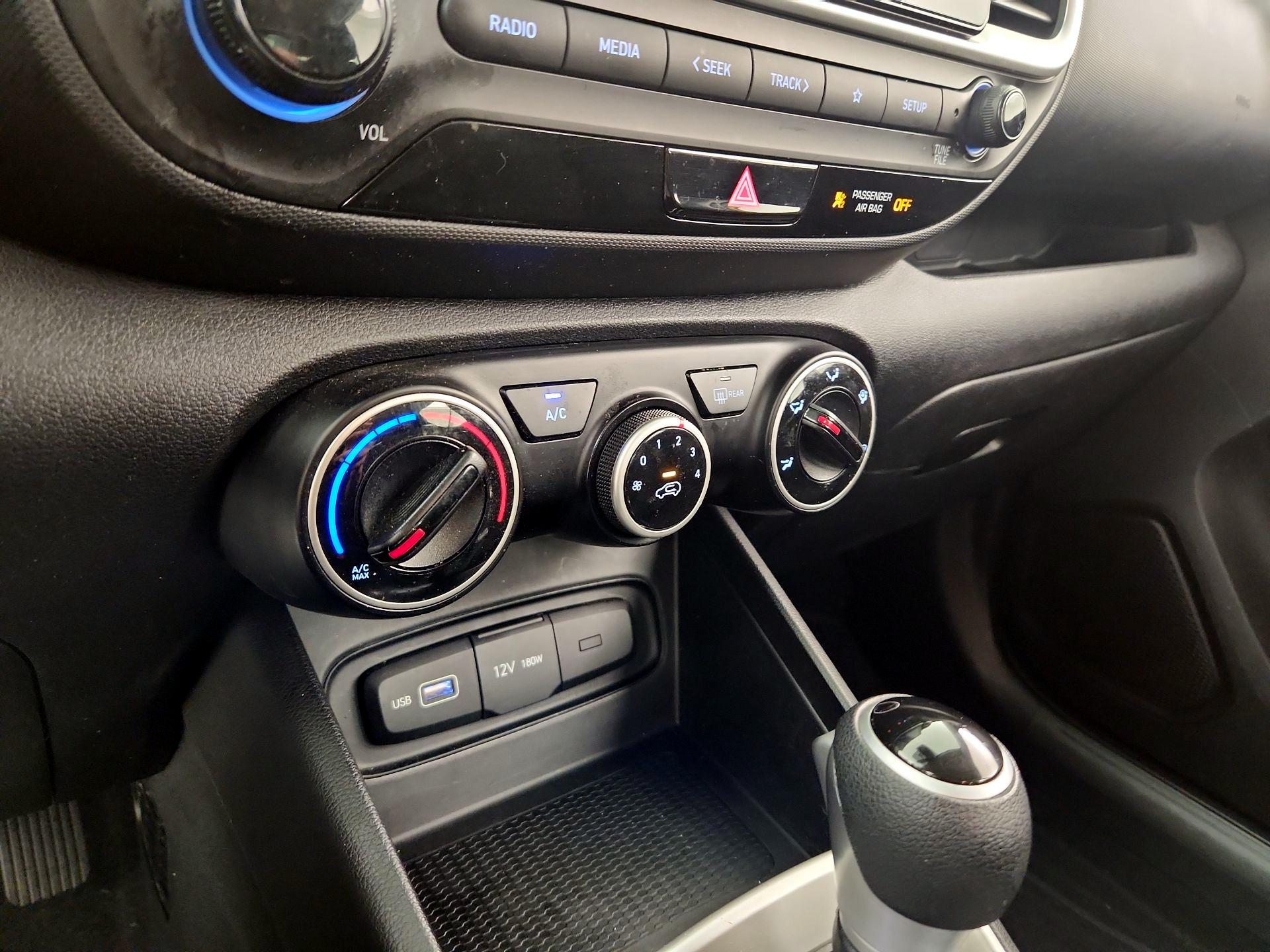 Thumbnail: 2022 Hyundai Venue - 16