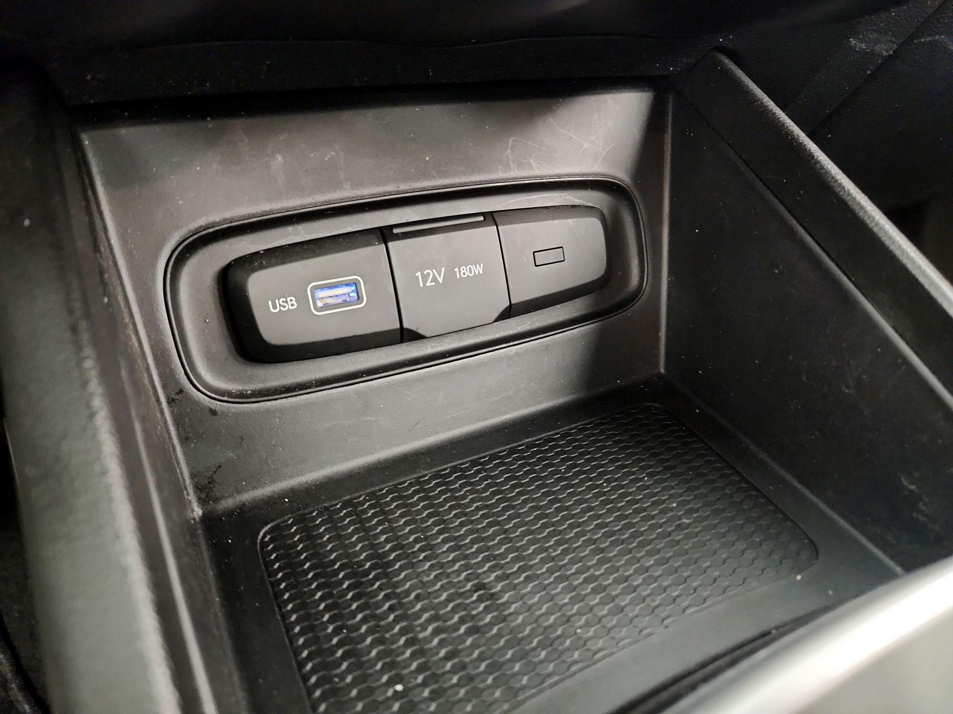 Thumbnail: 2022 Hyundai Venue - 18