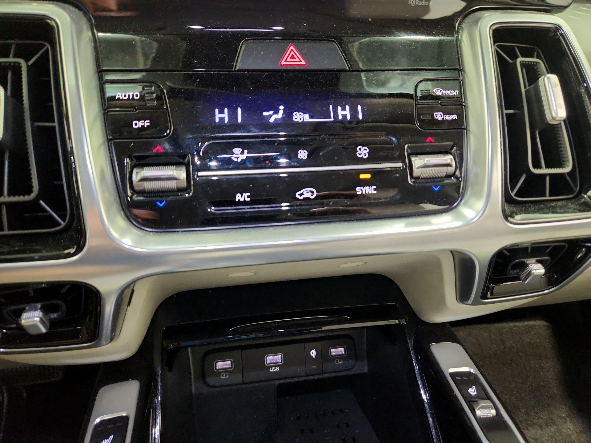 Thumbnail: 2023 Kia Sorento - 16