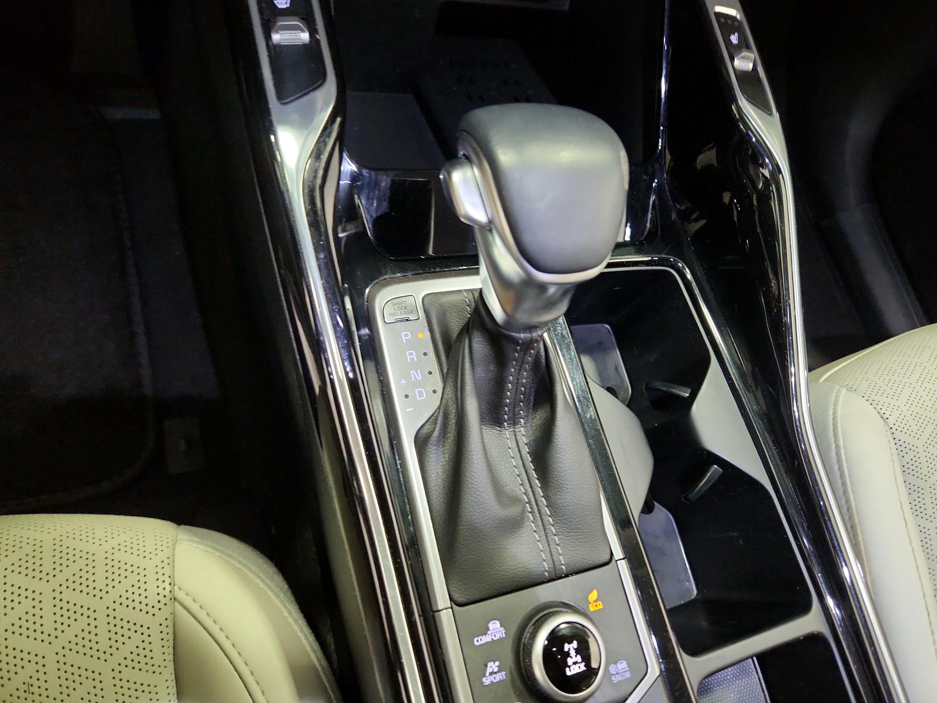 Thumbnail: 2023 Kia Sorento - 17