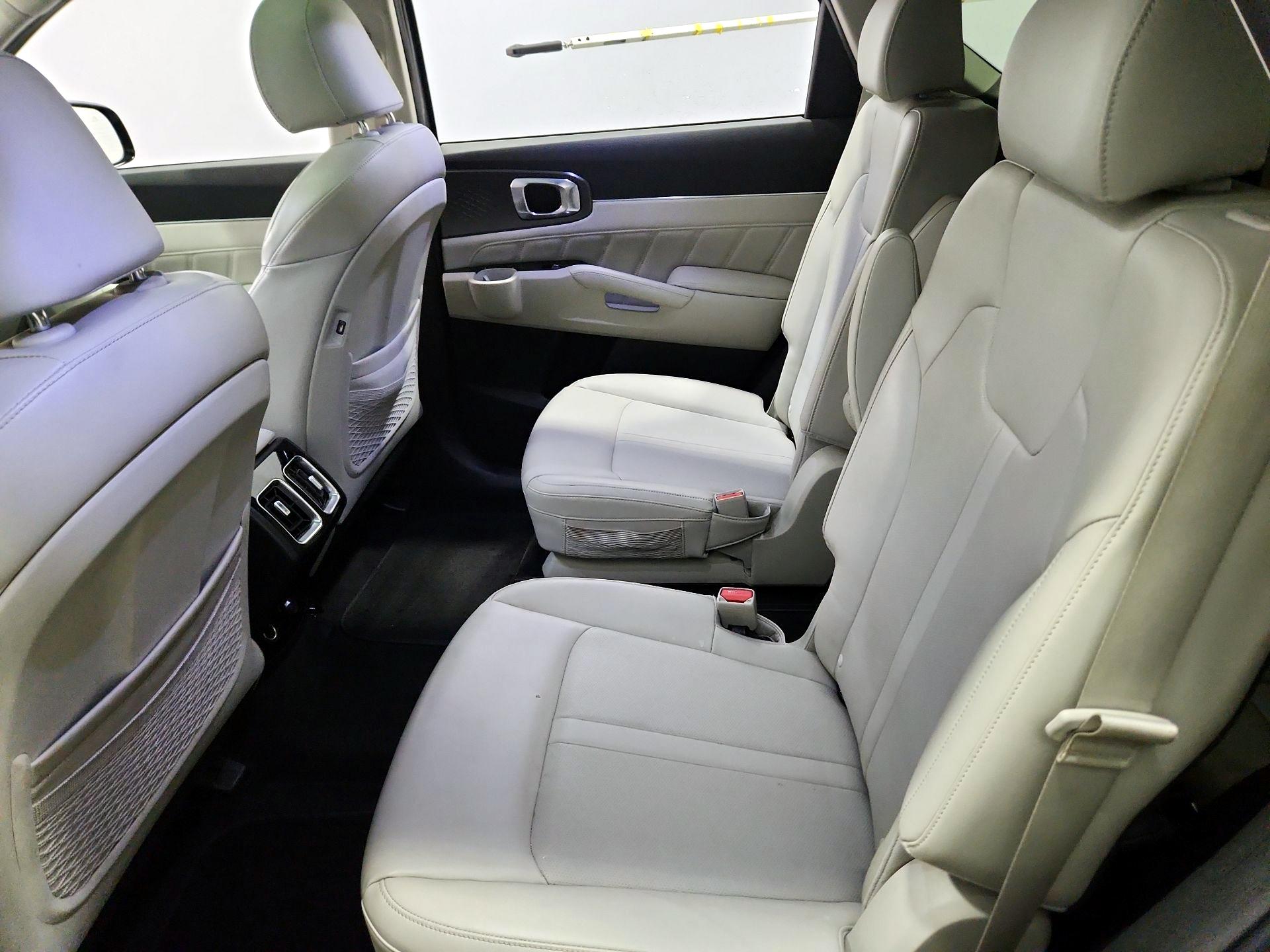 Thumbnail: 2023 Kia Sorento - 20