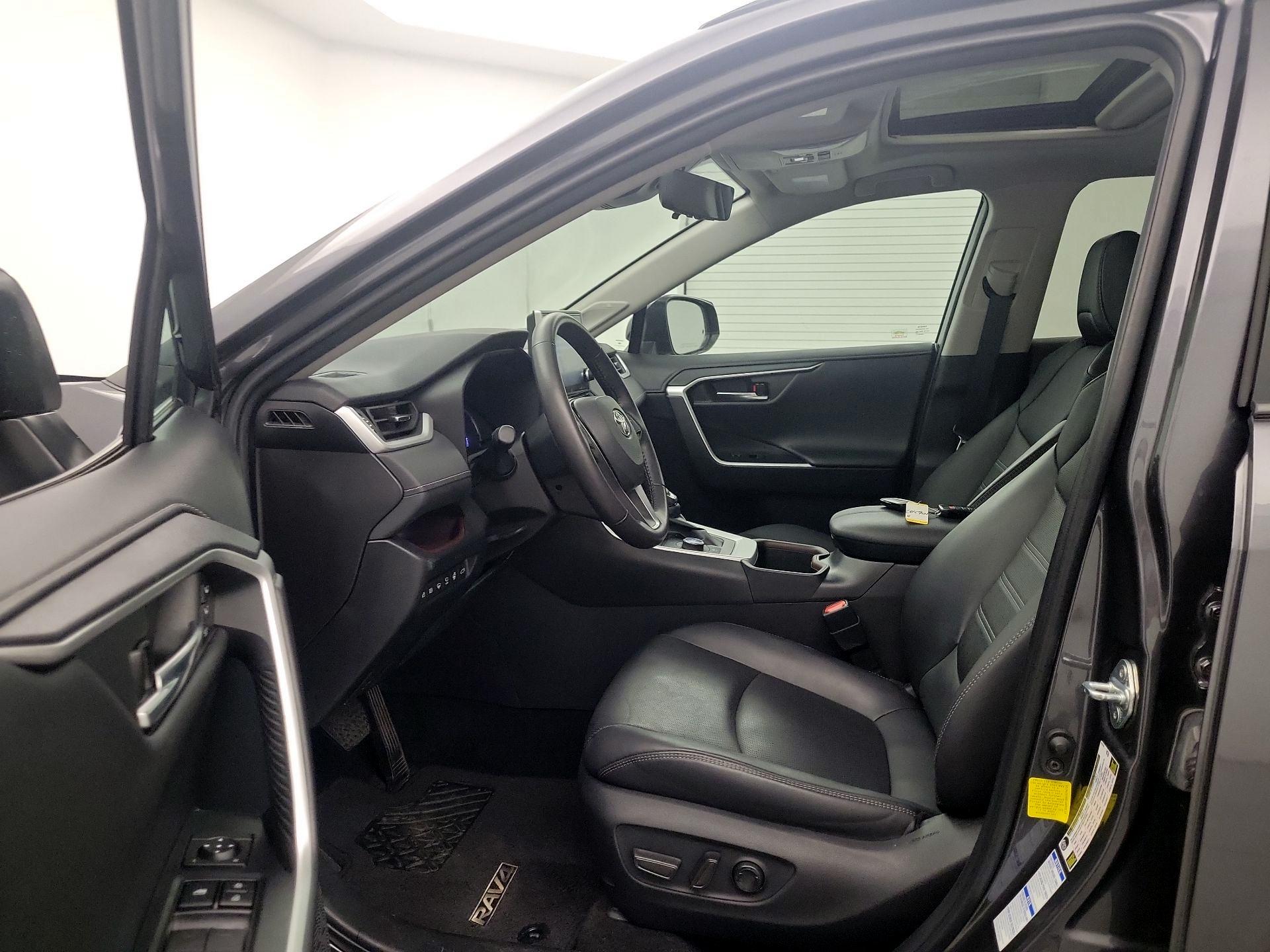 Thumbnail: 2022 Toyota RAV4 - 11