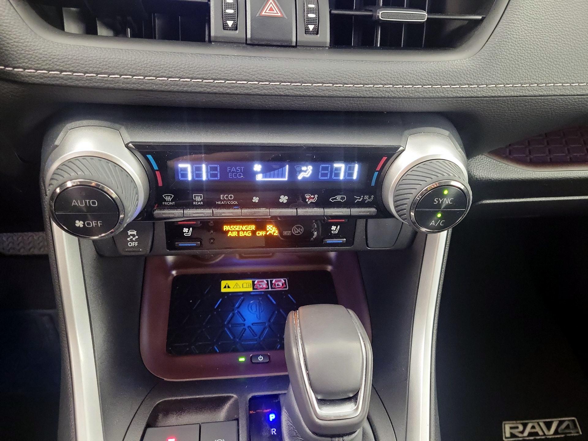 Thumbnail: 2022 Toyota RAV4 - 16