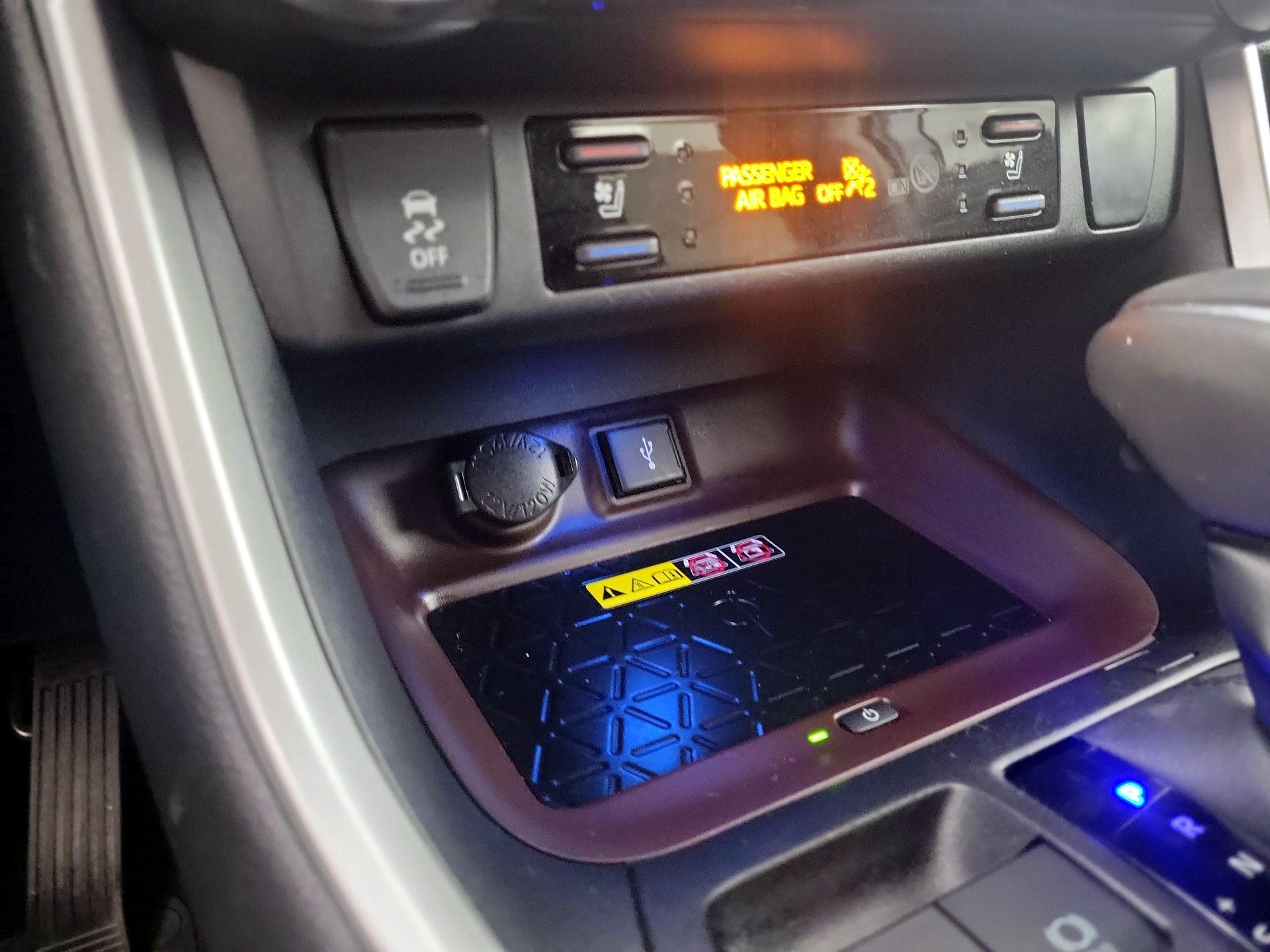 Thumbnail: 2022 Toyota RAV4 - 18