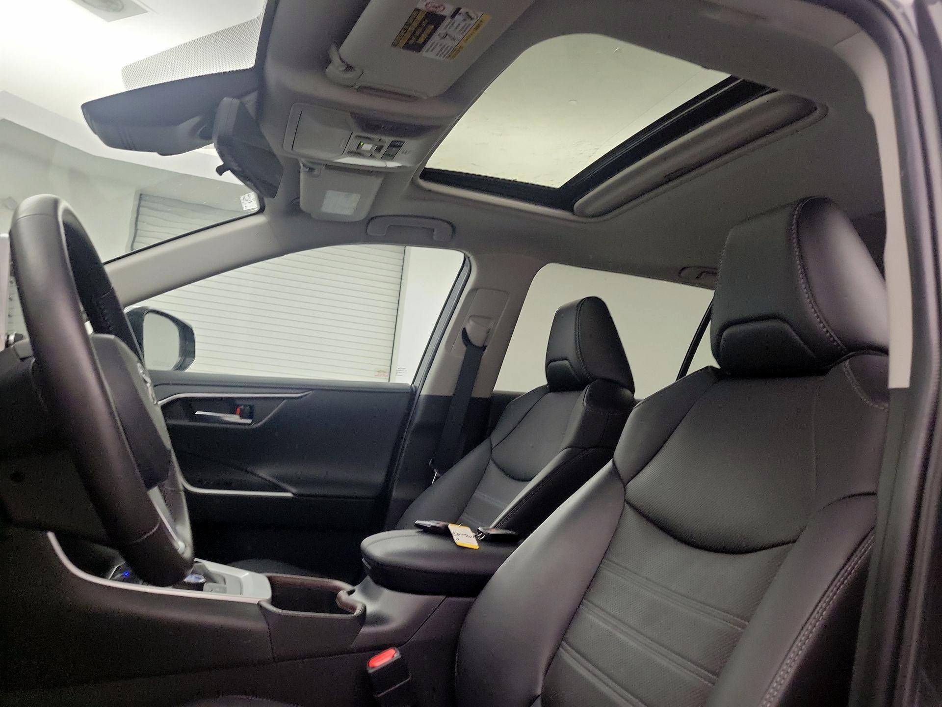 Thumbnail: 2022 Toyota RAV4 - 19