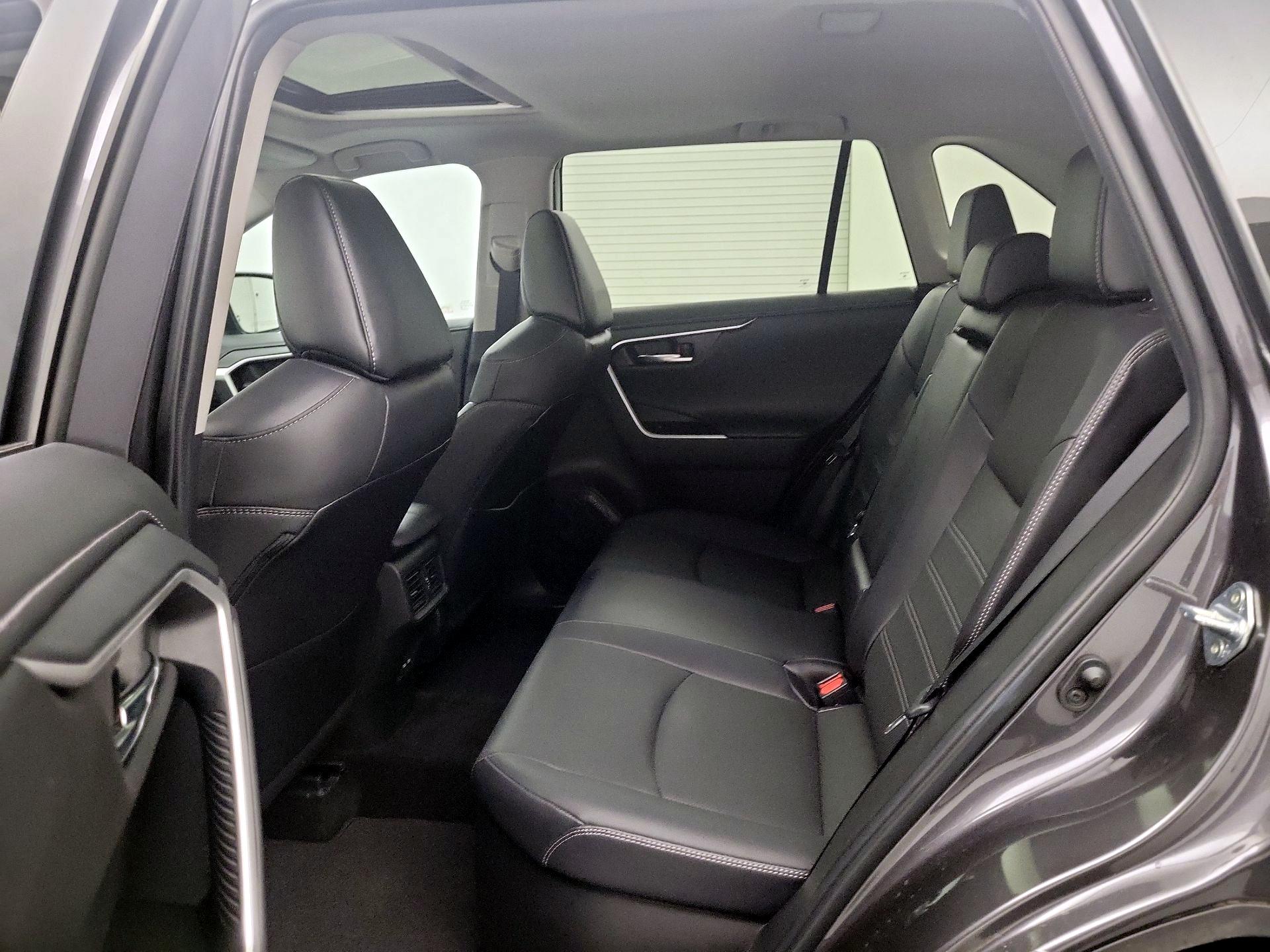 Thumbnail: 2022 Toyota RAV4 - 20