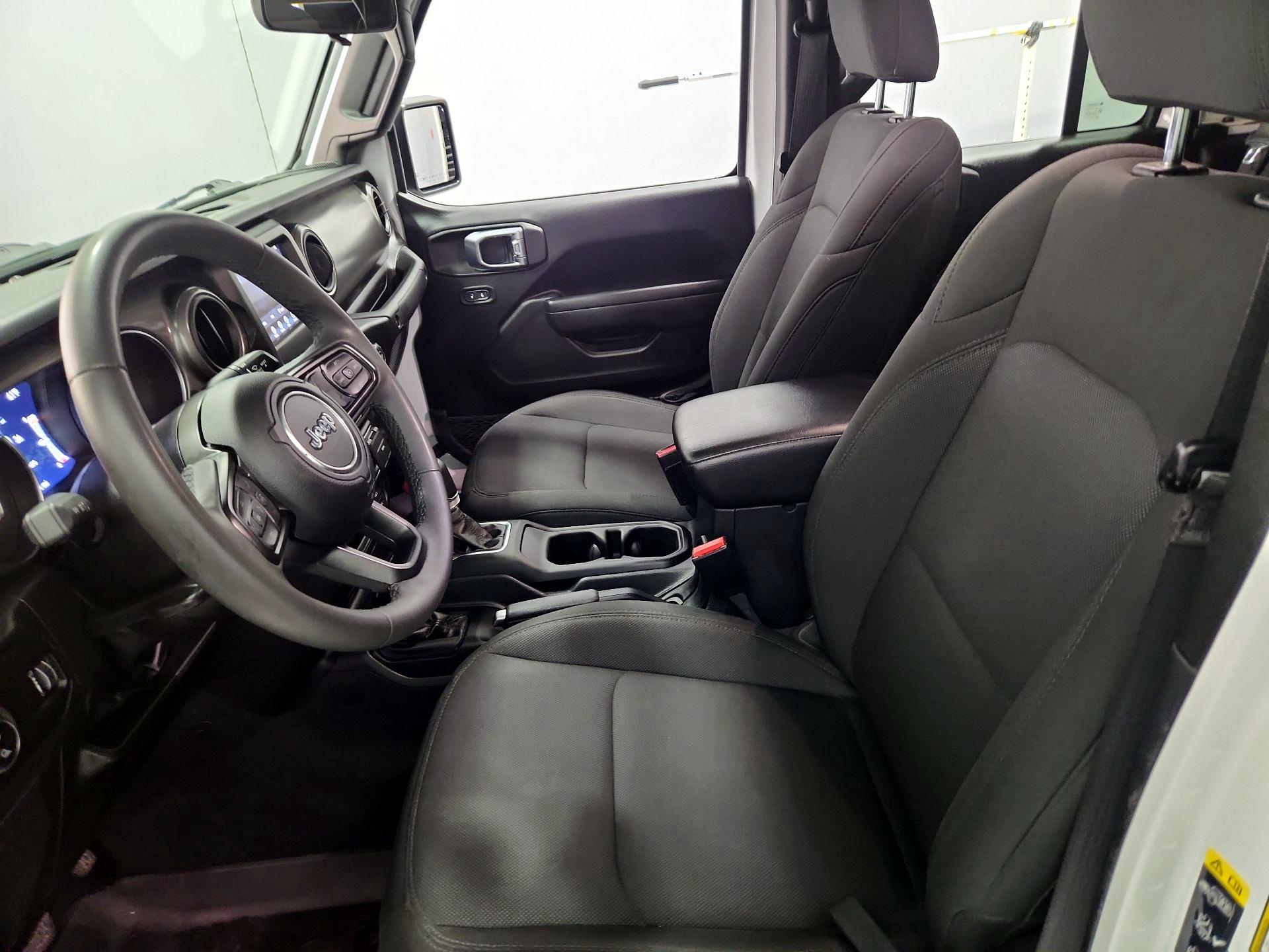 Thumbnail: 2023 Jeep Gladiator - 11