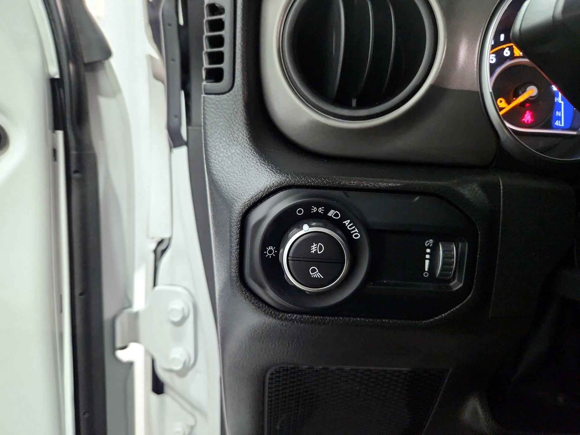 Thumbnail: 2023 Jeep Gladiator - 13