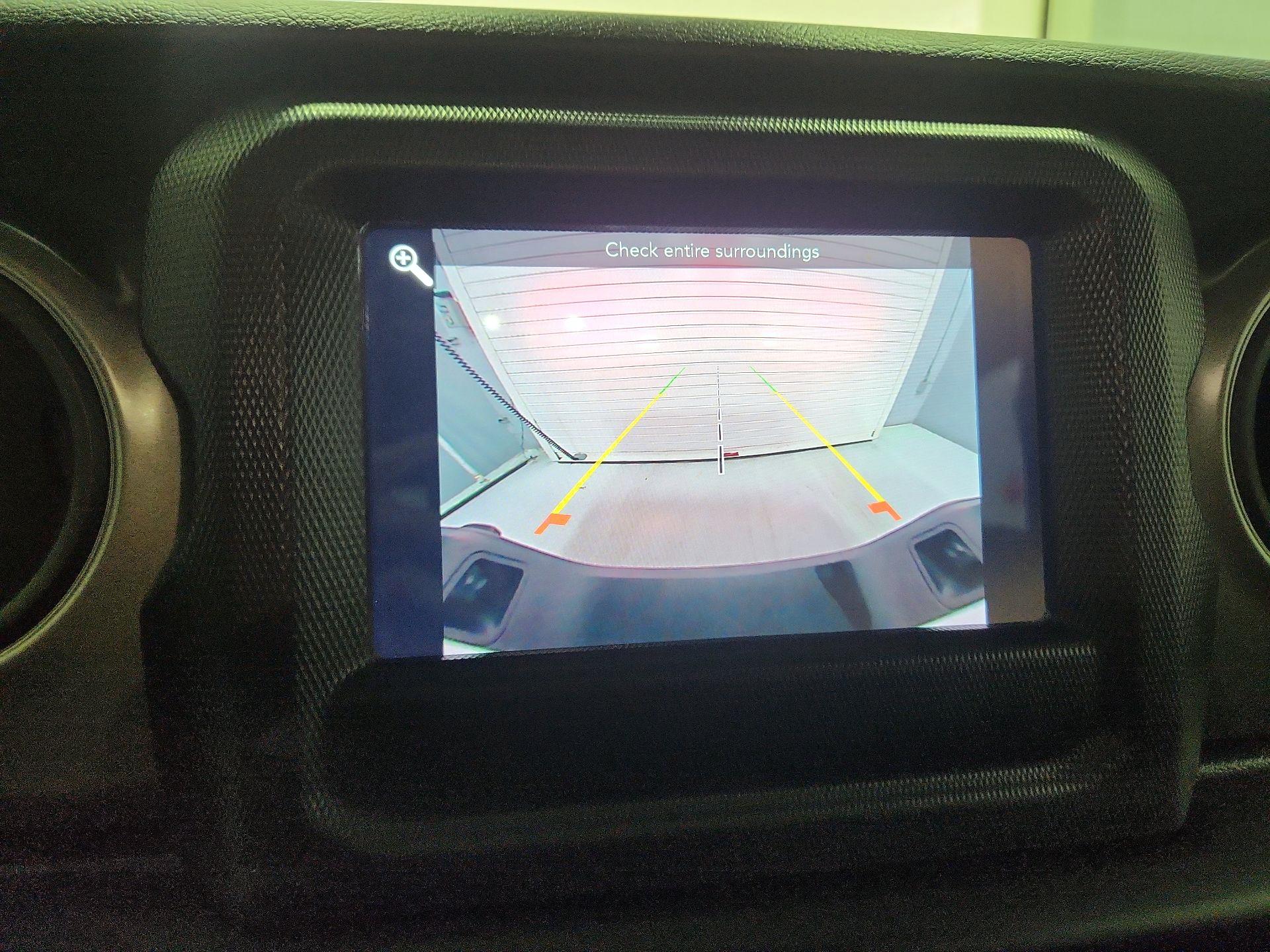 Thumbnail: 2023 Jeep Gladiator - 14