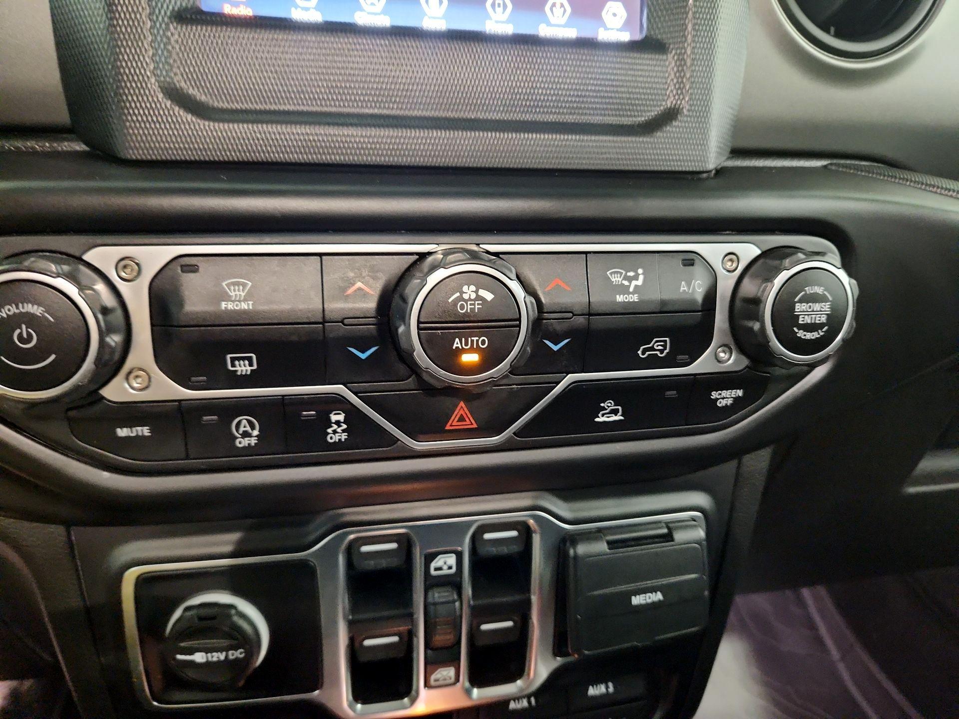 Thumbnail: 2023 Jeep Gladiator - 16