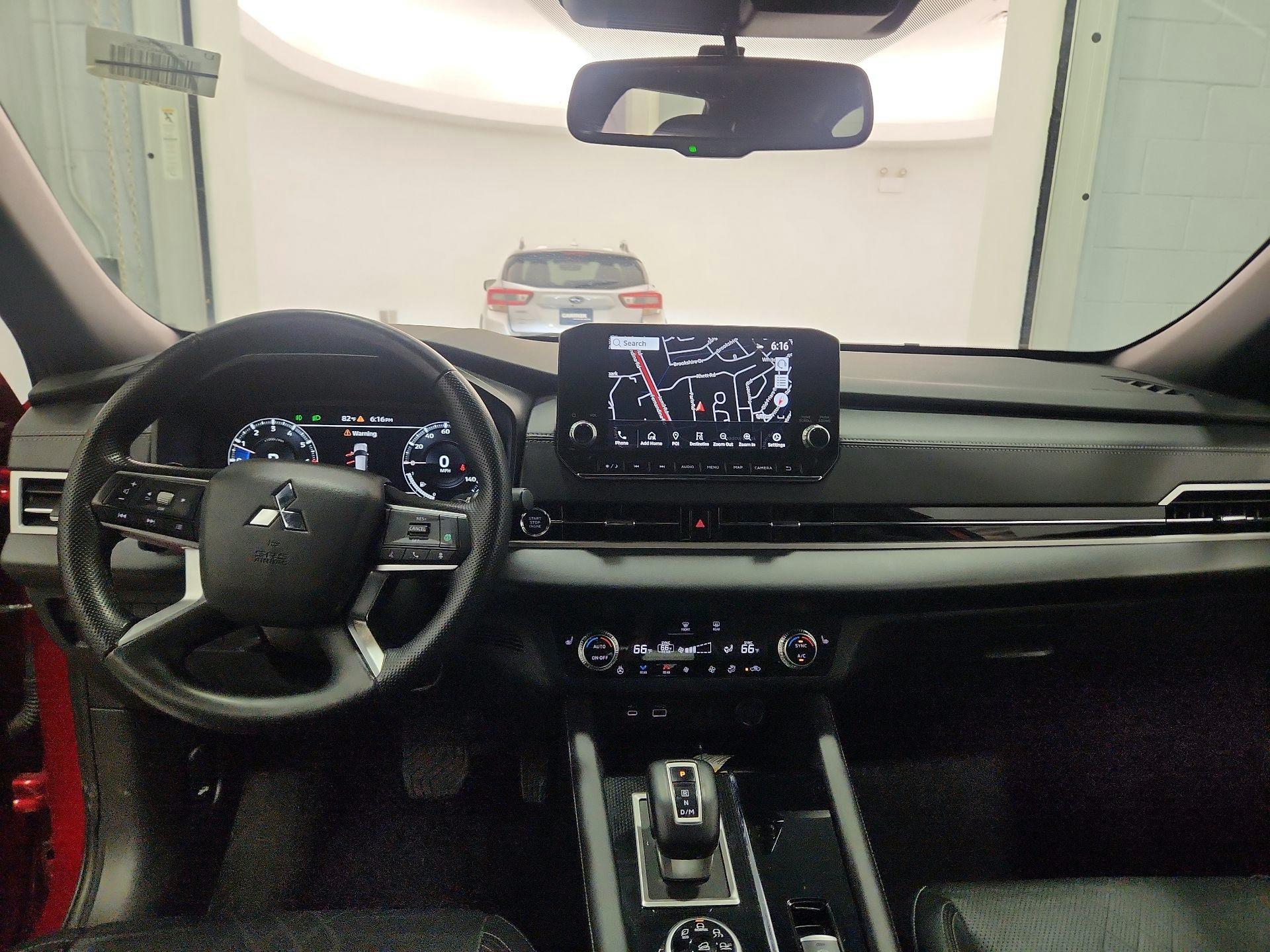 Thumbnail: 2024 Mitsubishi Outlander - 9