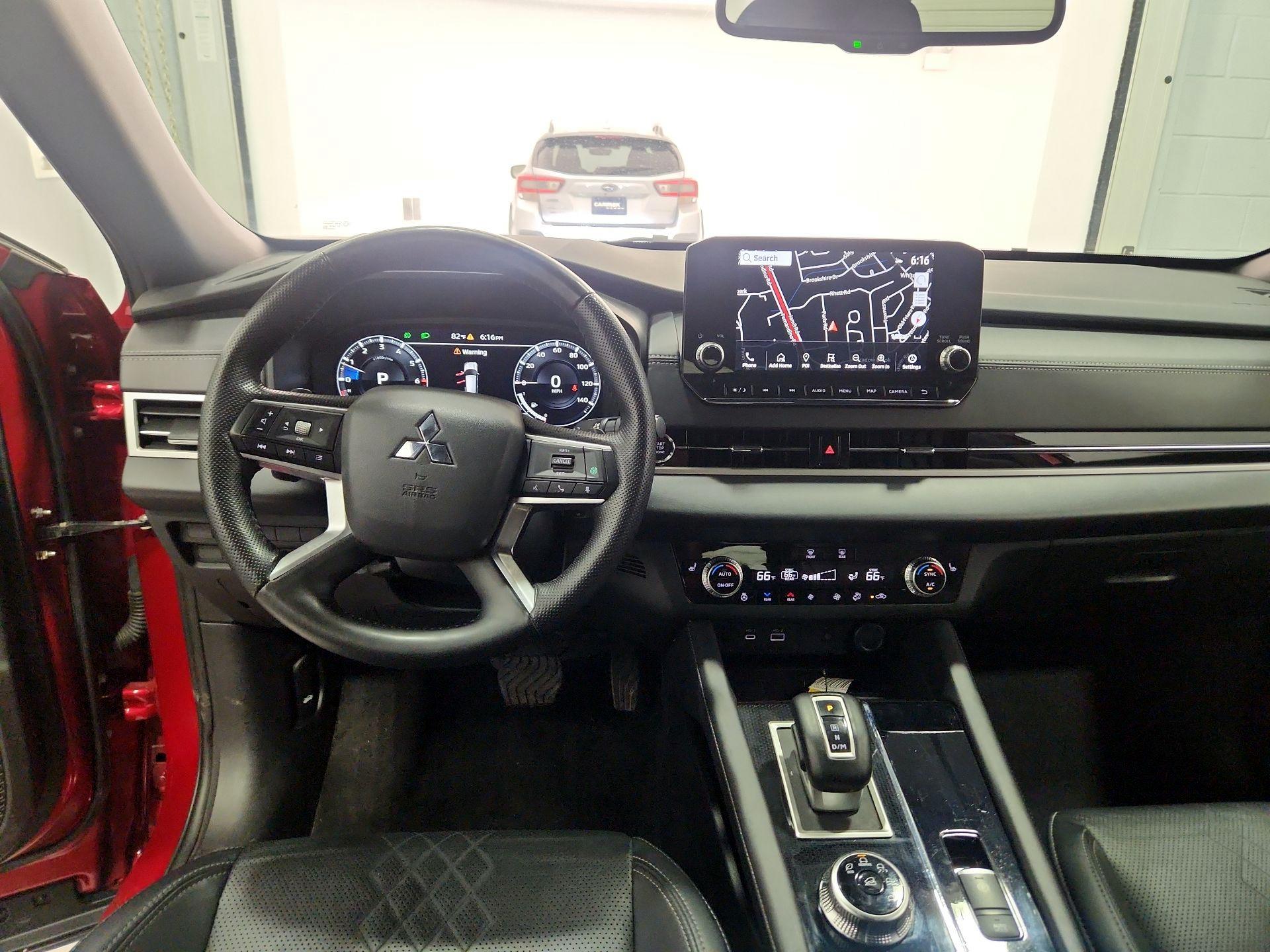 Thumbnail: 2024 Mitsubishi Outlander - 10