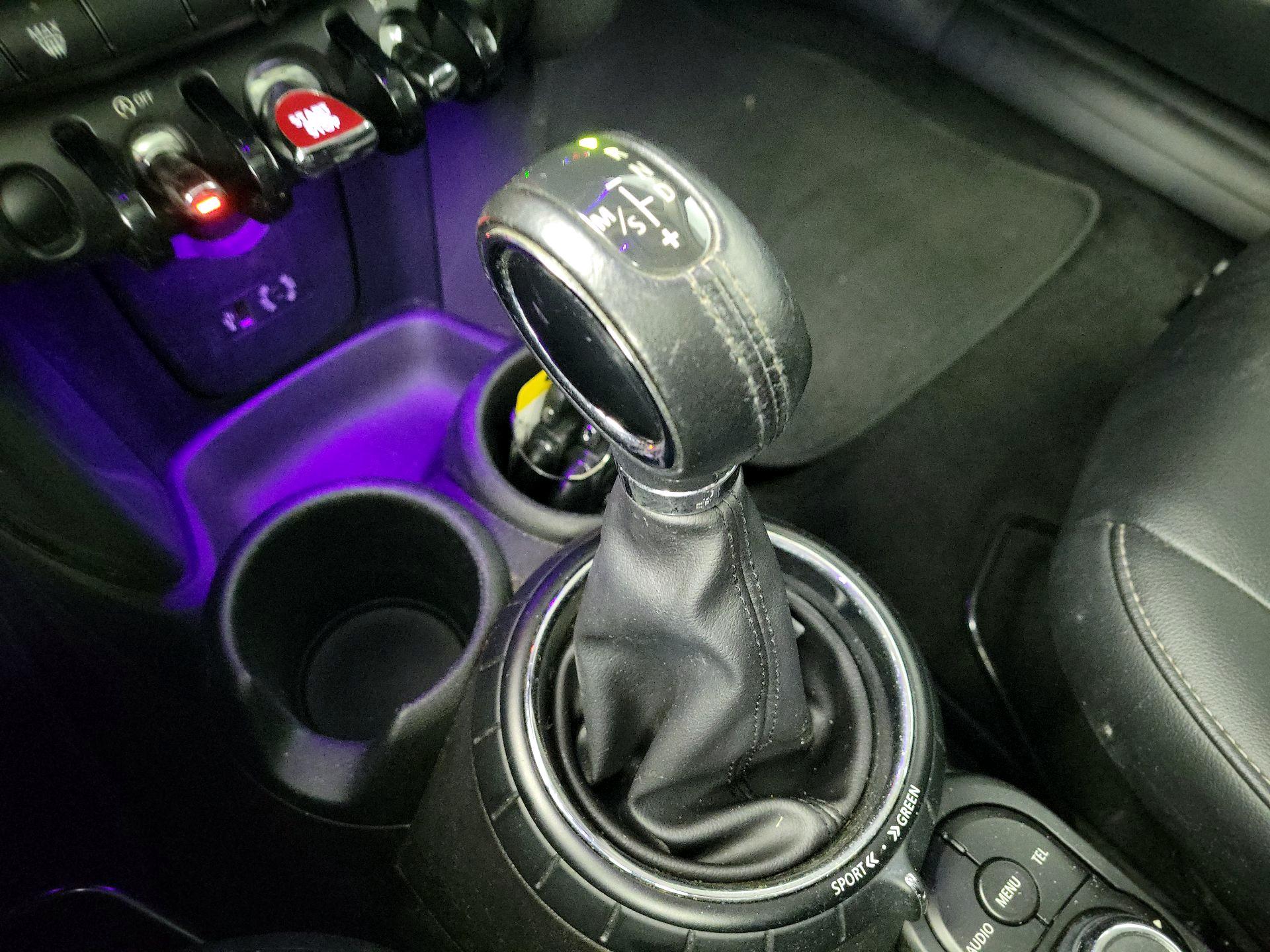 Thumbnail: 2015 MINI Cooper Hardtop - 16