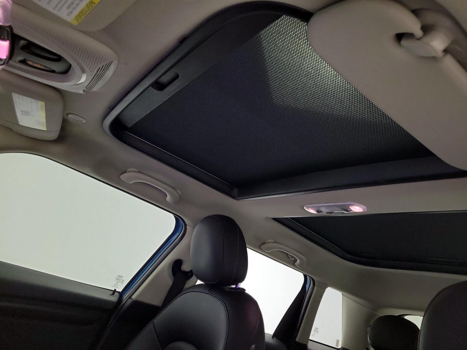 Thumbnail: 2015 MINI Cooper Hardtop - 18