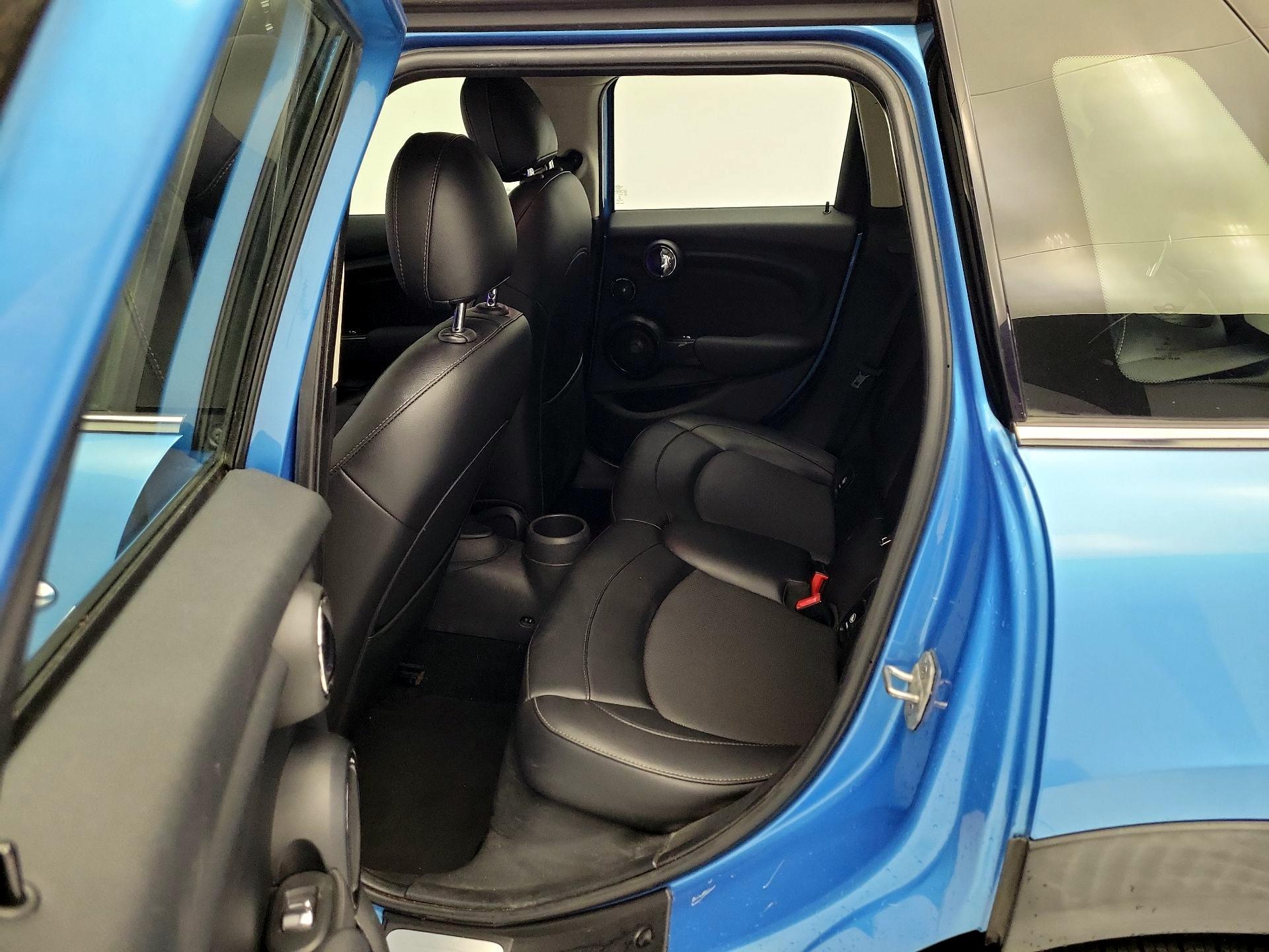 Thumbnail: 2015 MINI Cooper Hardtop - 19