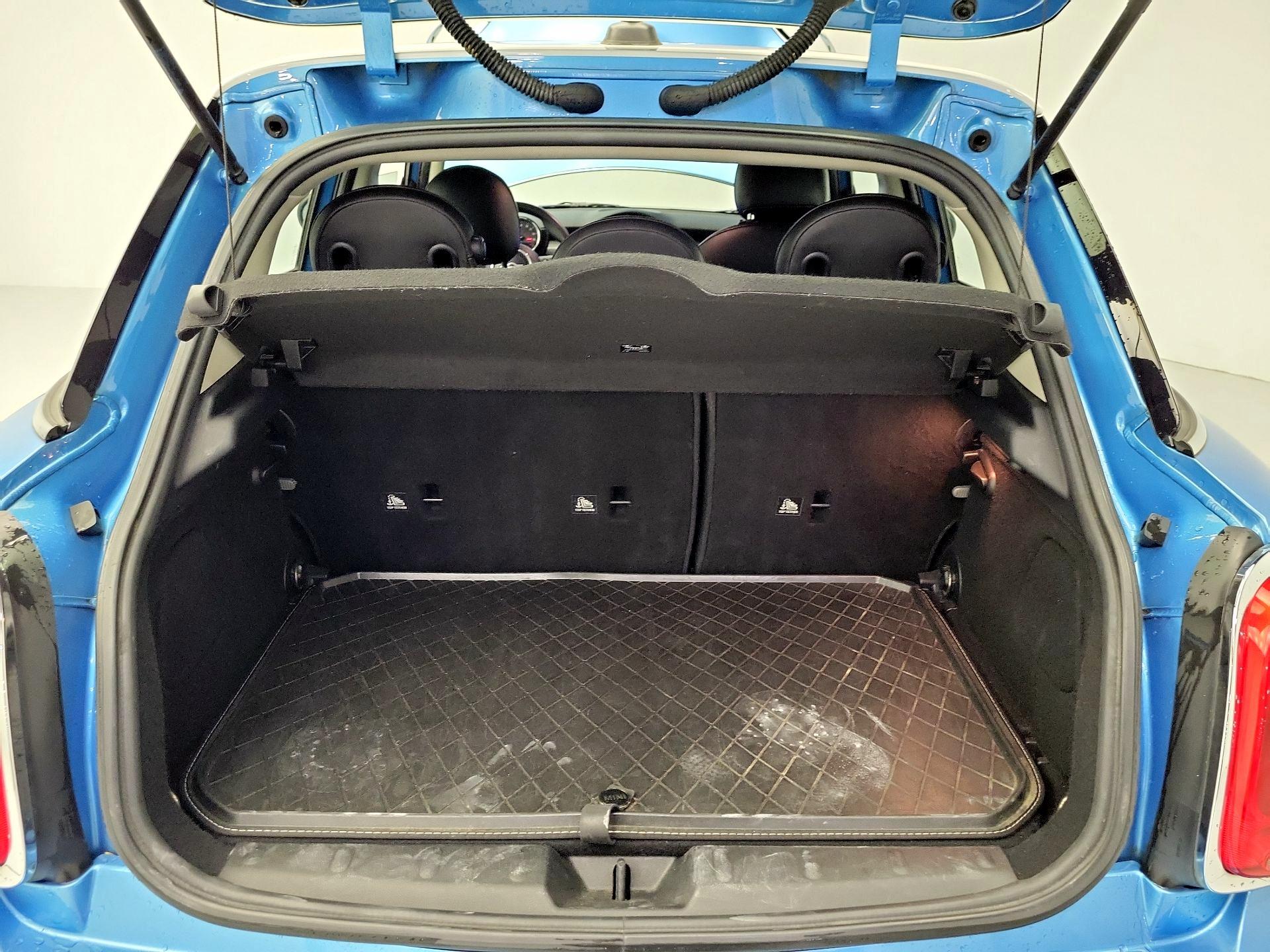 Thumbnail: 2015 MINI Cooper Hardtop - 20