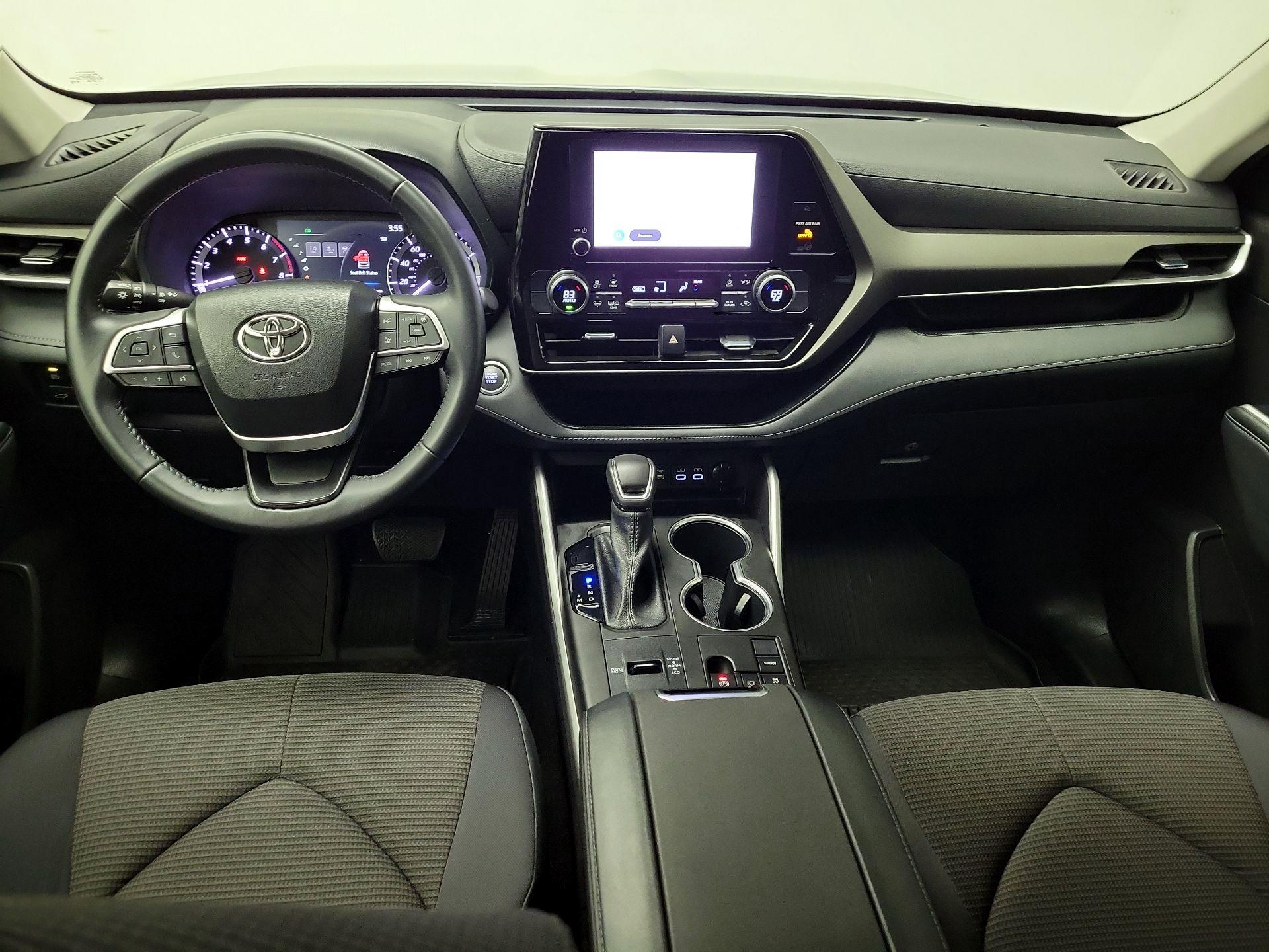 Thumbnail: 2023 Toyota Highlander - 9