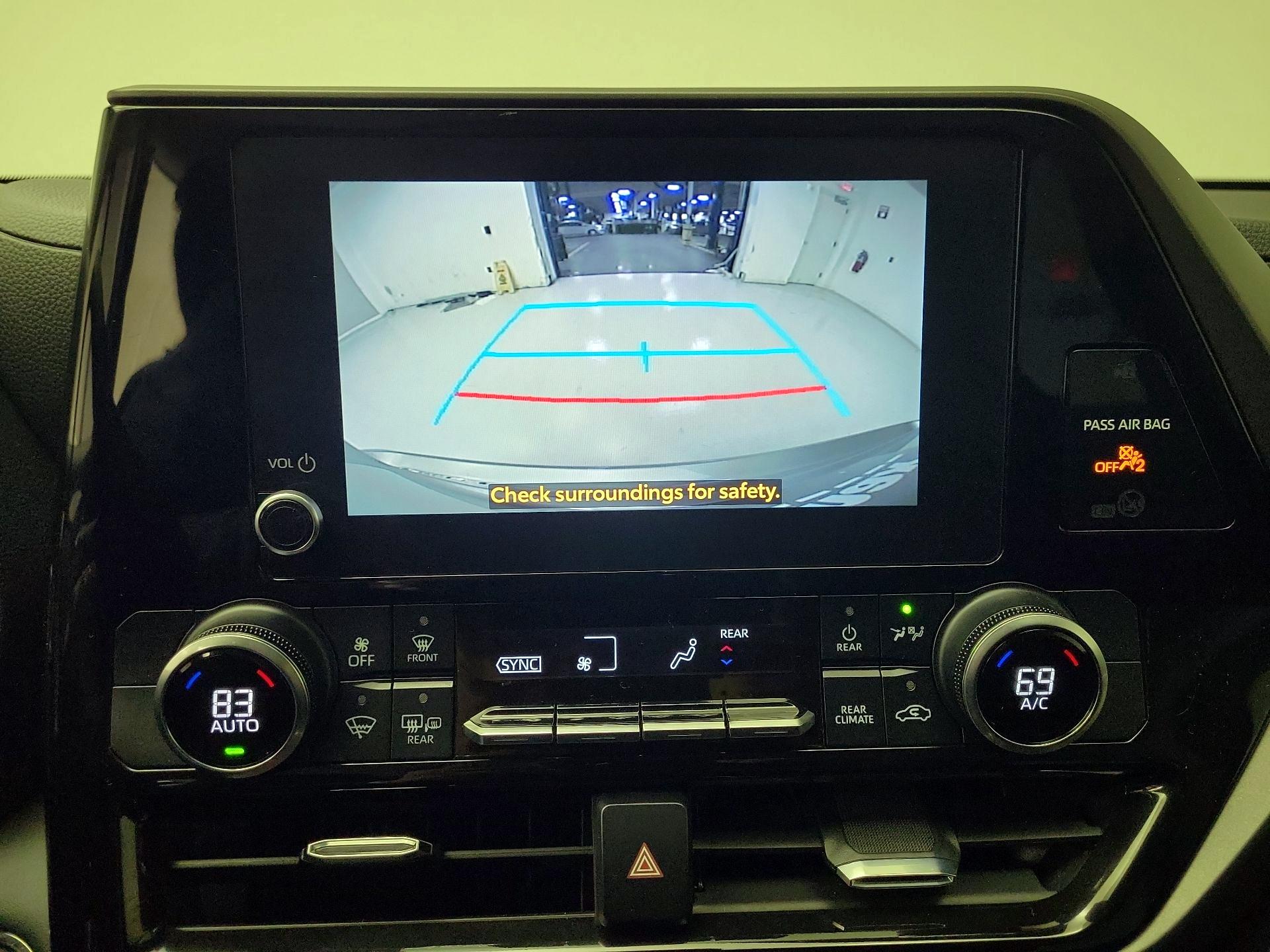 Thumbnail: 2023 Toyota Highlander - 14