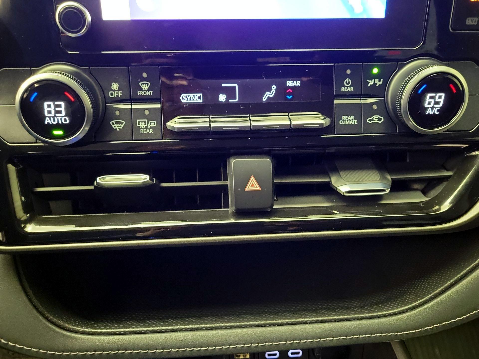 Thumbnail: 2023 Toyota Highlander - 16