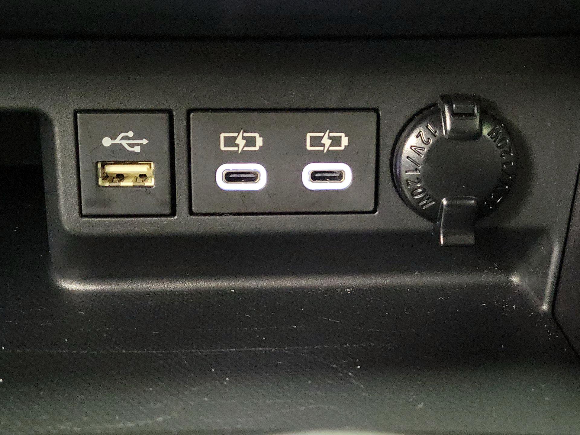 Thumbnail: 2023 Toyota Highlander - 18